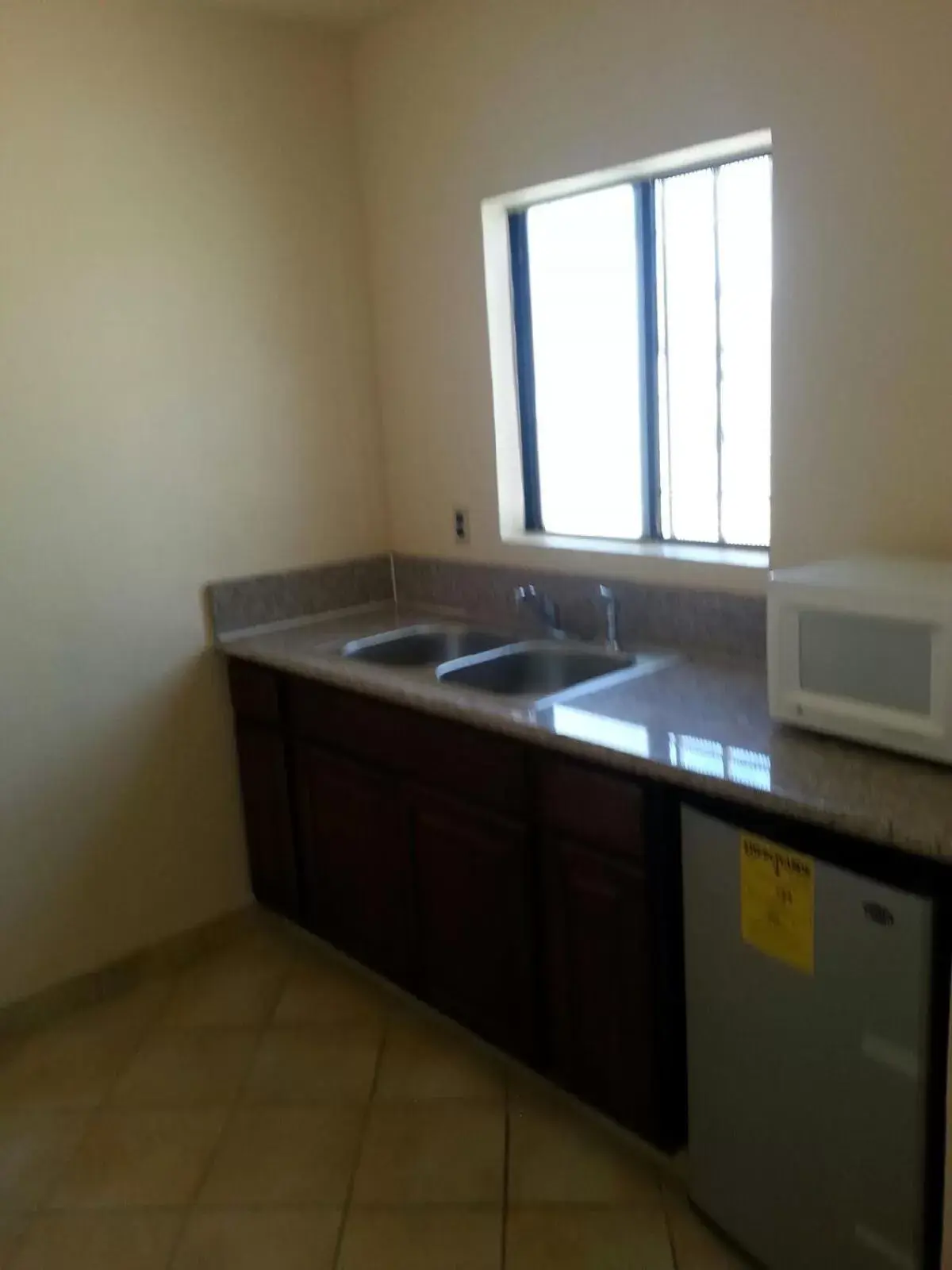 Queen Room with Two Queen Beds and Kitchen in Mt. Gleason Motorlodge Queen Room with Two Queen Beds and Kitchen in Mt. Gleason Motorlodge