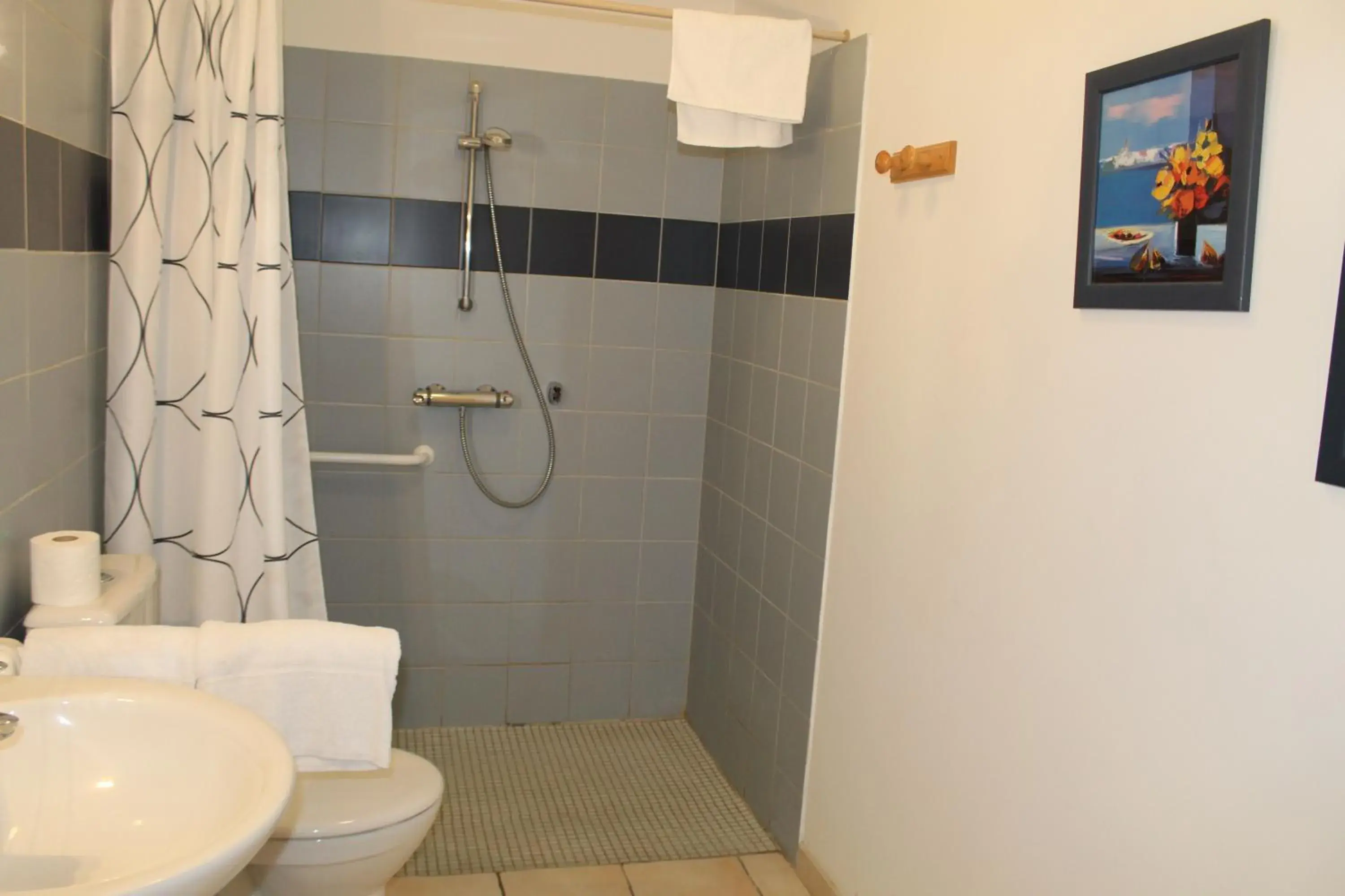 Garden, Bathroom in Logis des Crêtes de Pignols