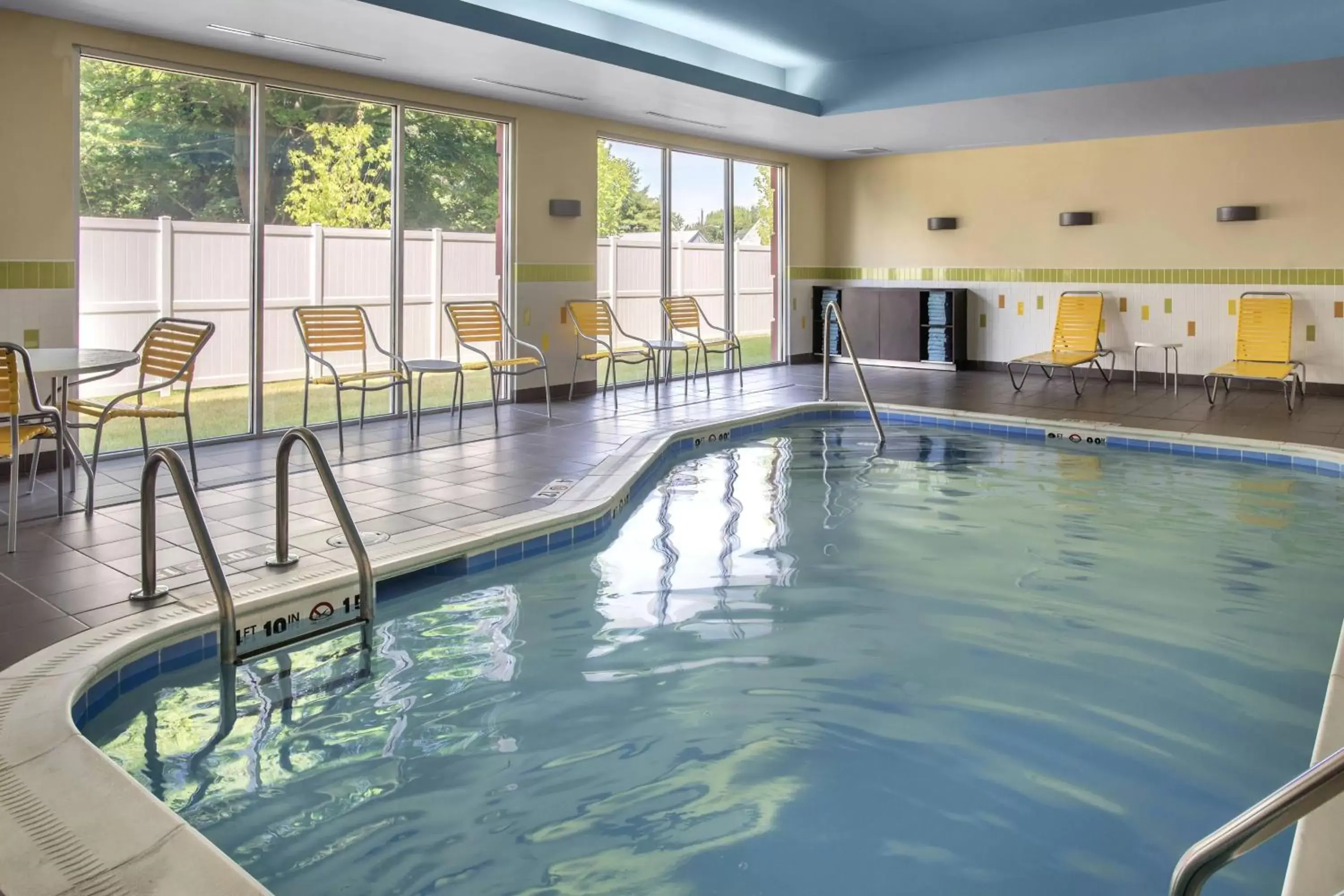 Swimming Pool in Fairfield Inn & Suites by Marriott New Castle