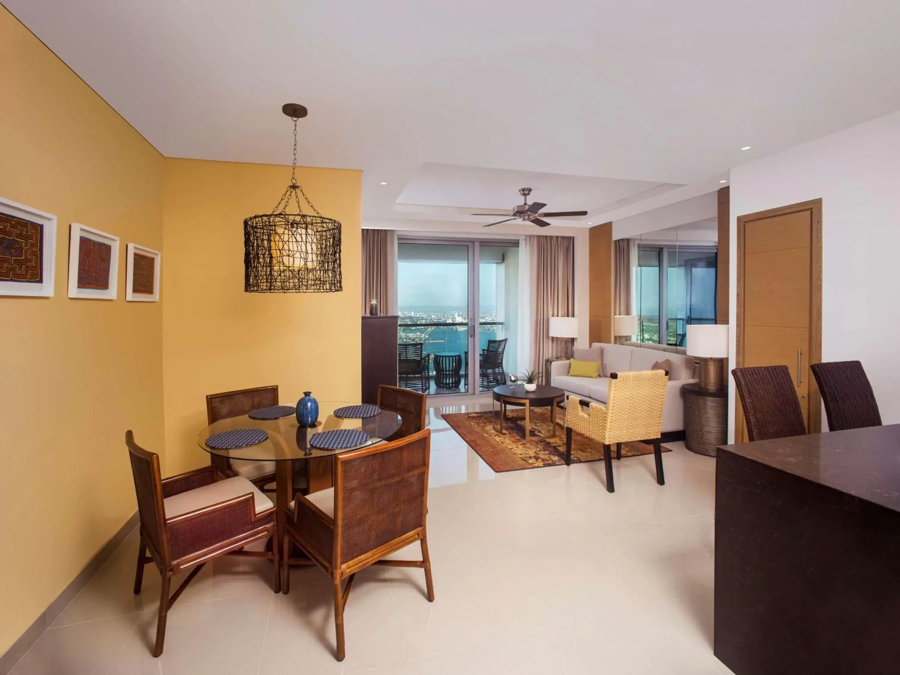 Photo of the whole room, Dining Area in Hyatt Regency Cartagena