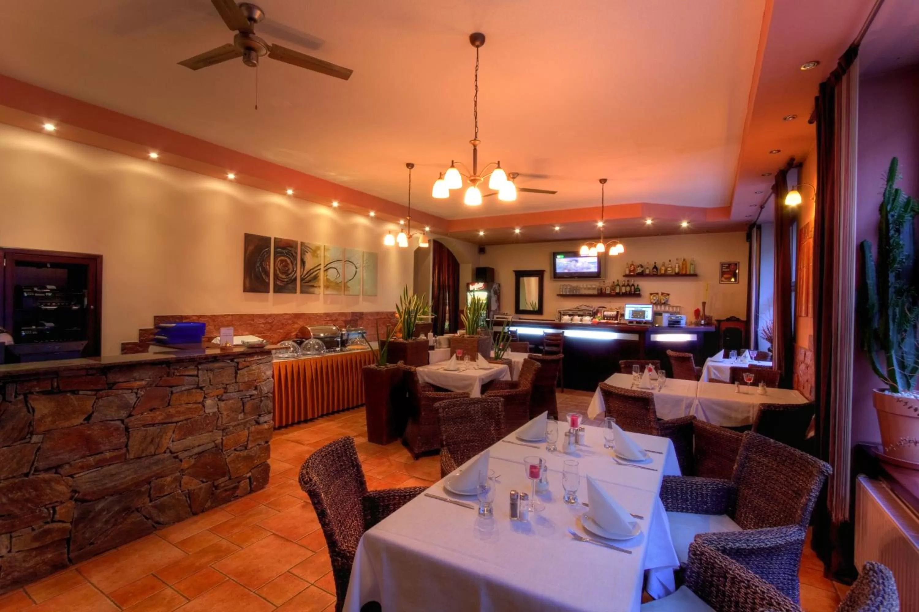 Restaurant/places to eat in Hotel Arte