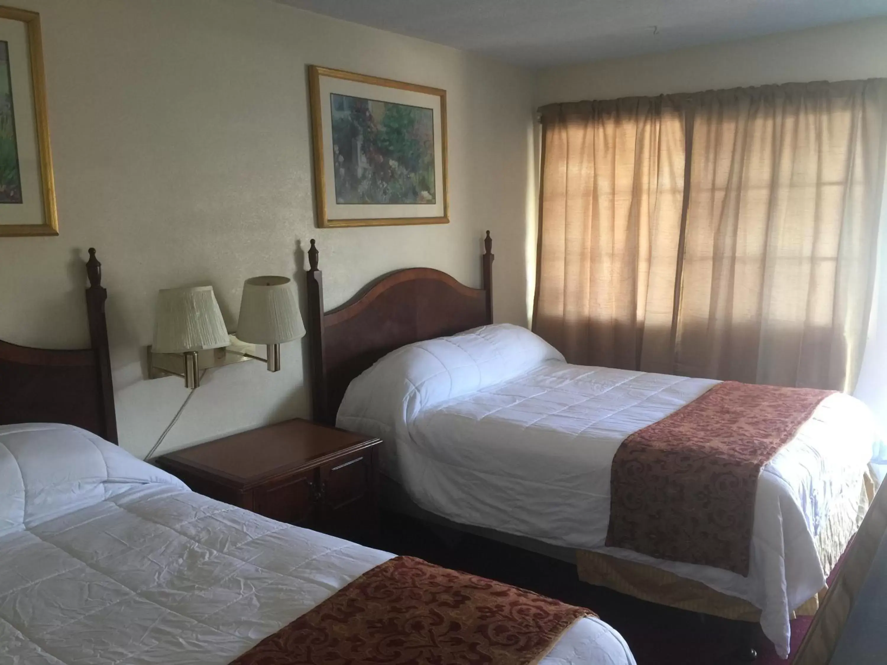 Bed in Frontier Motel