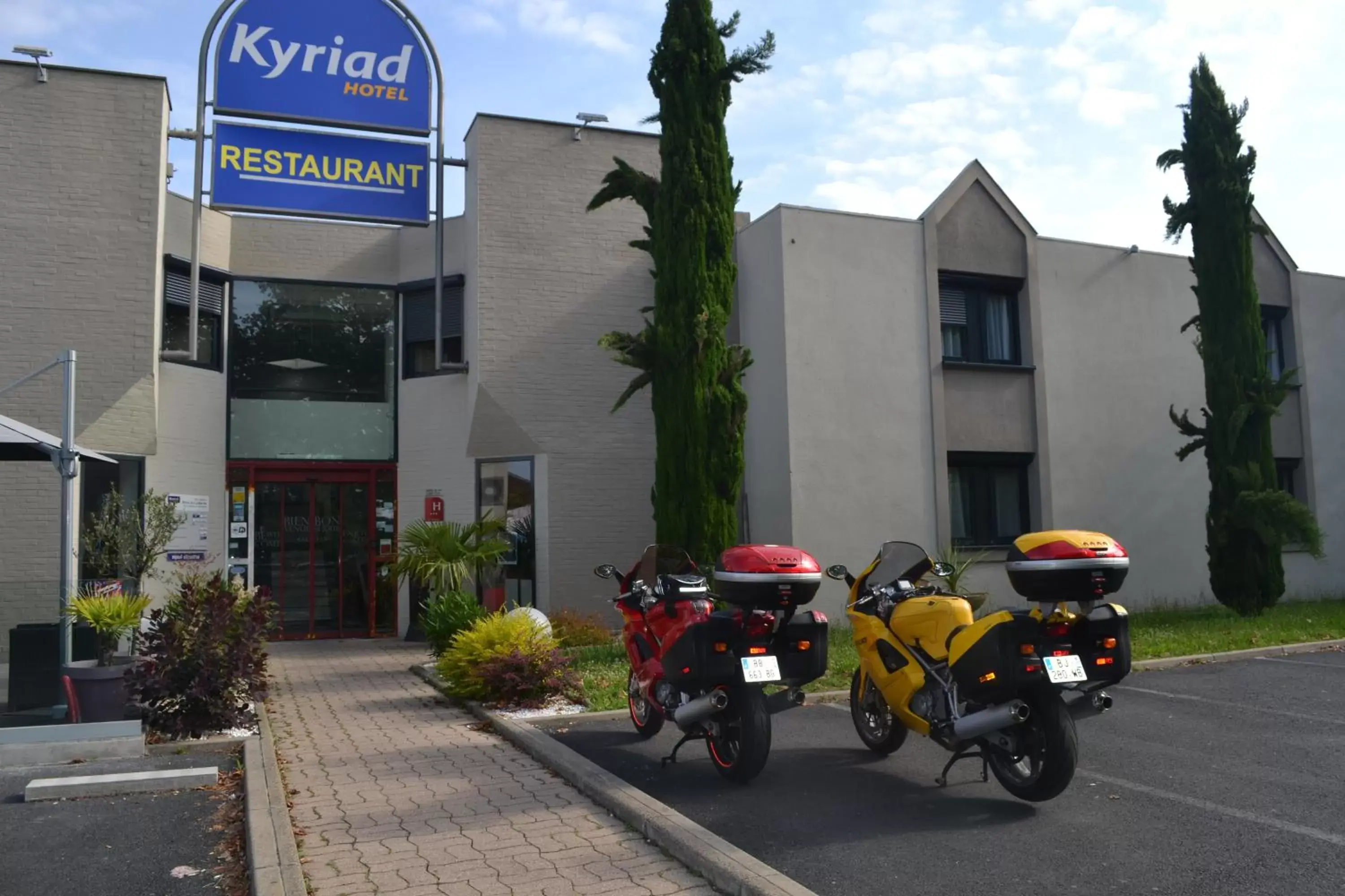 Property Building in Hotel Restaurant Kyriad Brive Centre