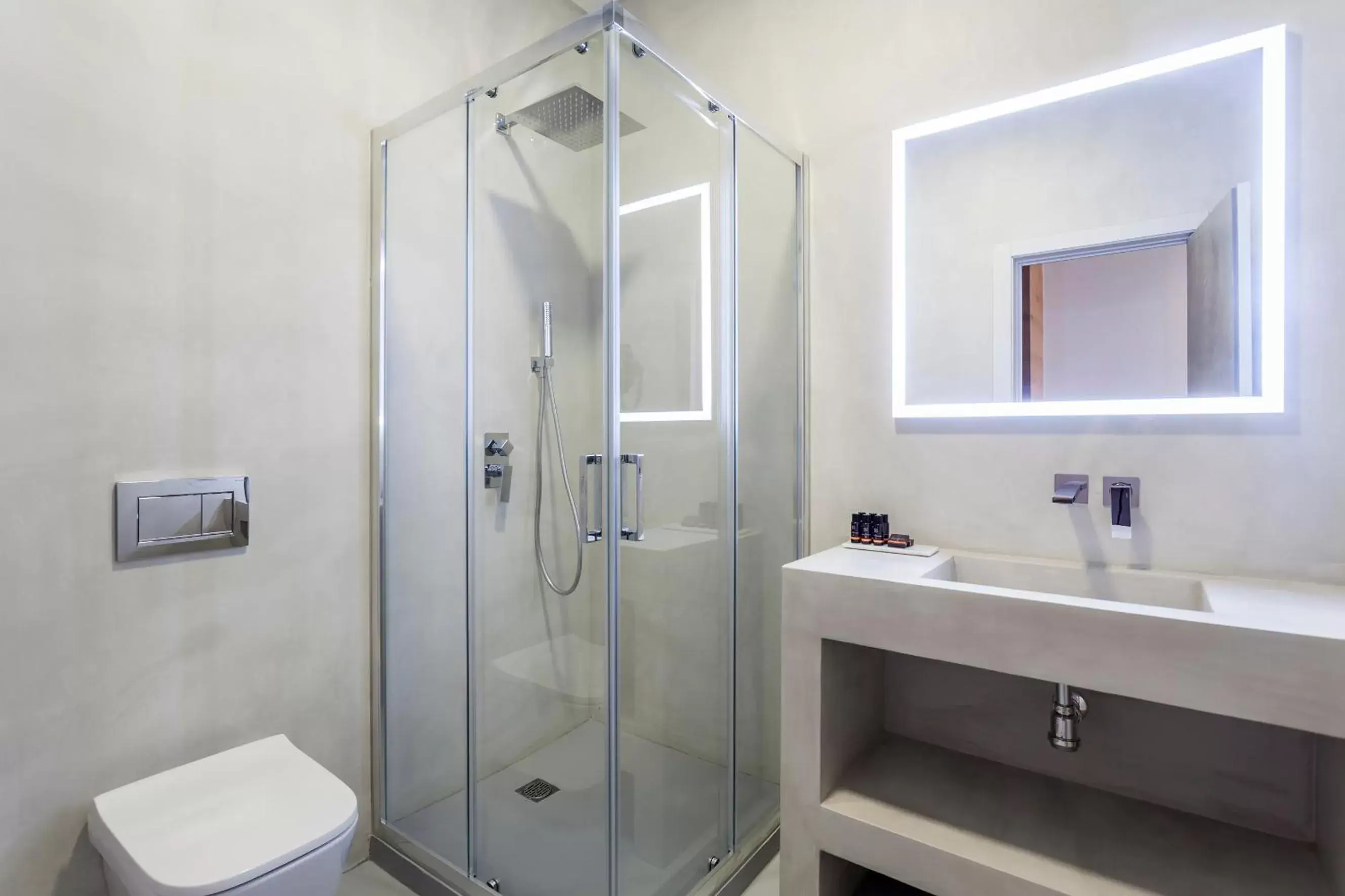 Bathroom in NALU Valencia Boutique Rooms