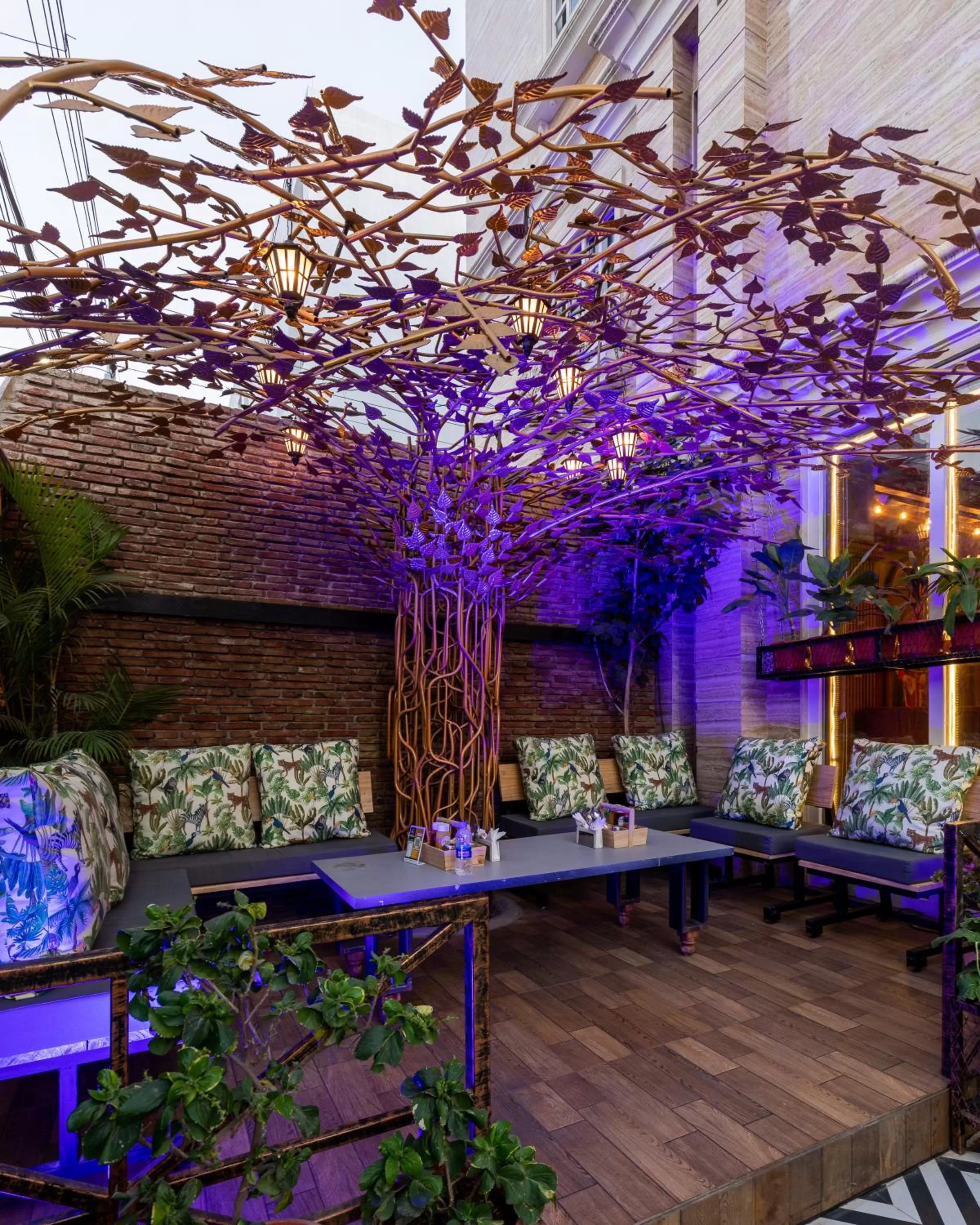 Lounge or bar in The Grand Shaurya