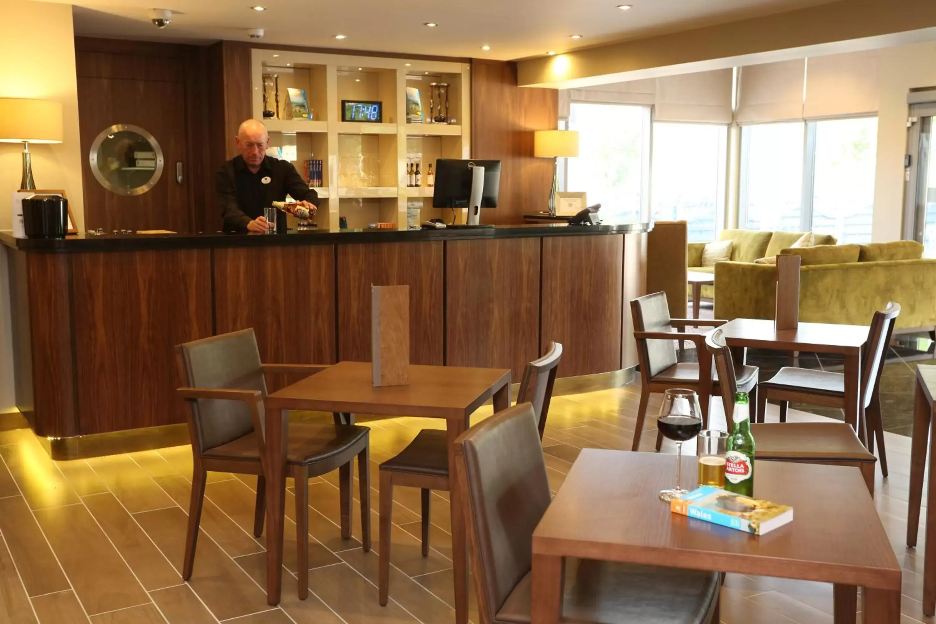 Day, Restaurant/Places to Eat in Best Western Pontypool Metro Hotel