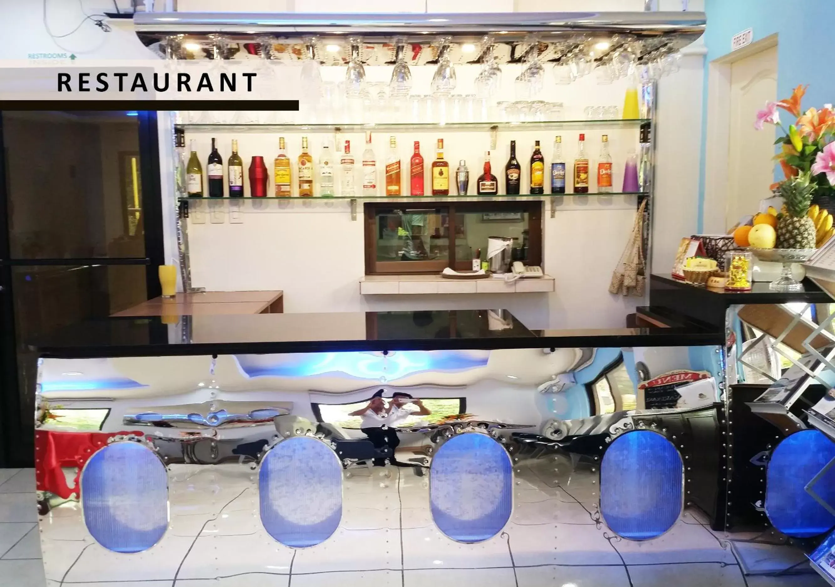 Restaurant/places to eat, Lounge/Bar in Aerostop Hotel and Restaurant