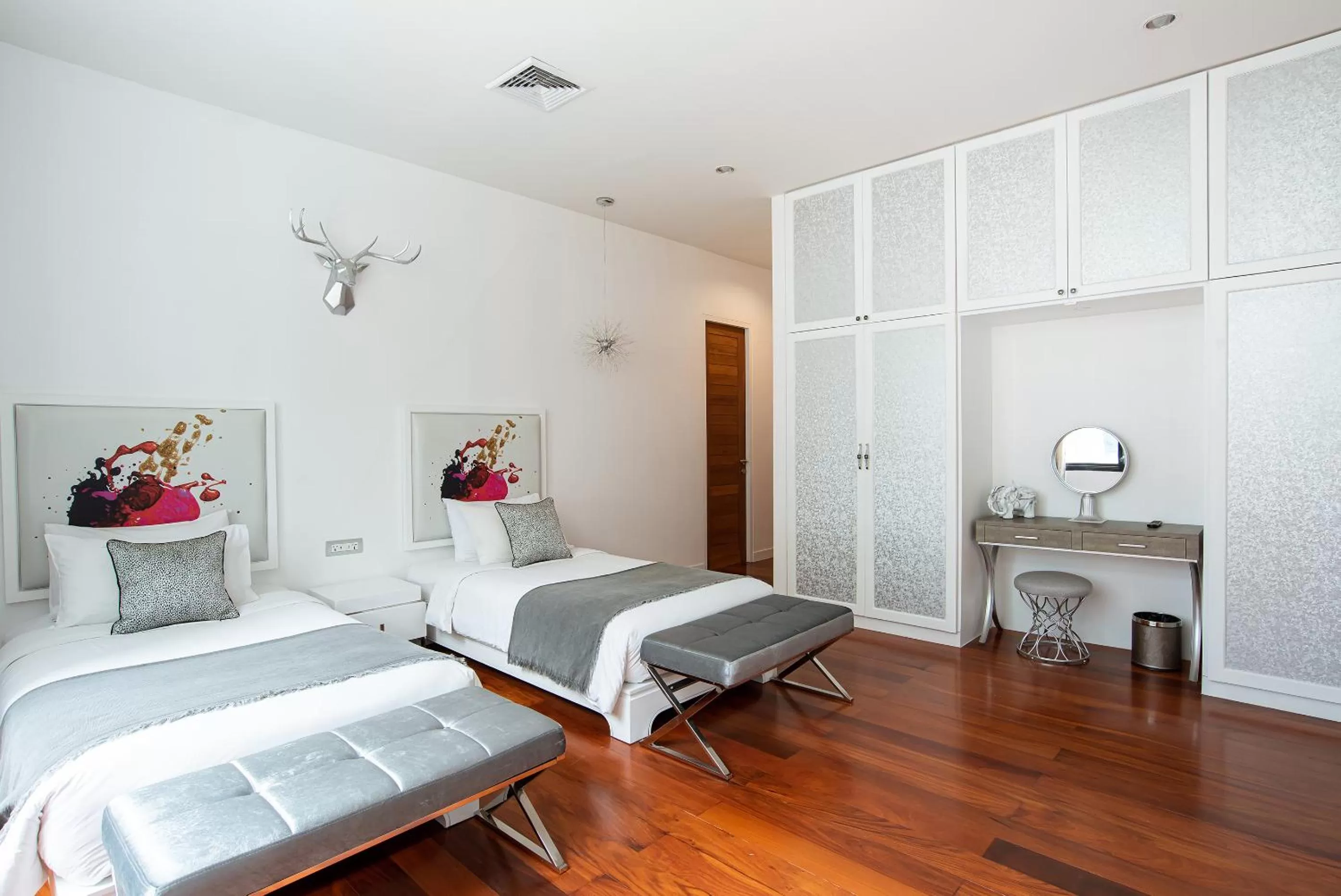 Bedroom, Bed in Benviar Tonson Residence