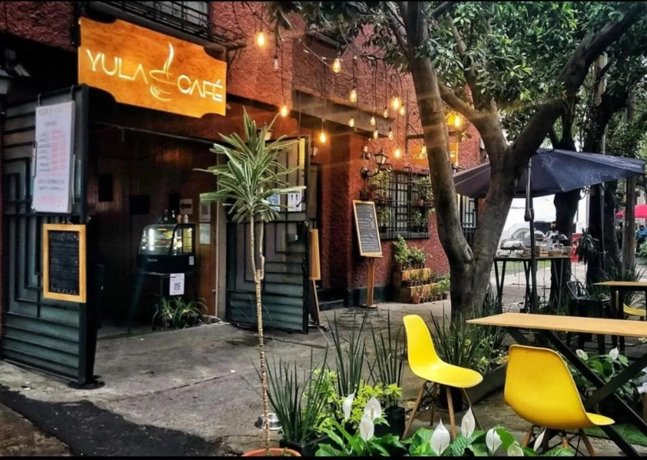 Facade/entrance in Hostal Roma Condesa