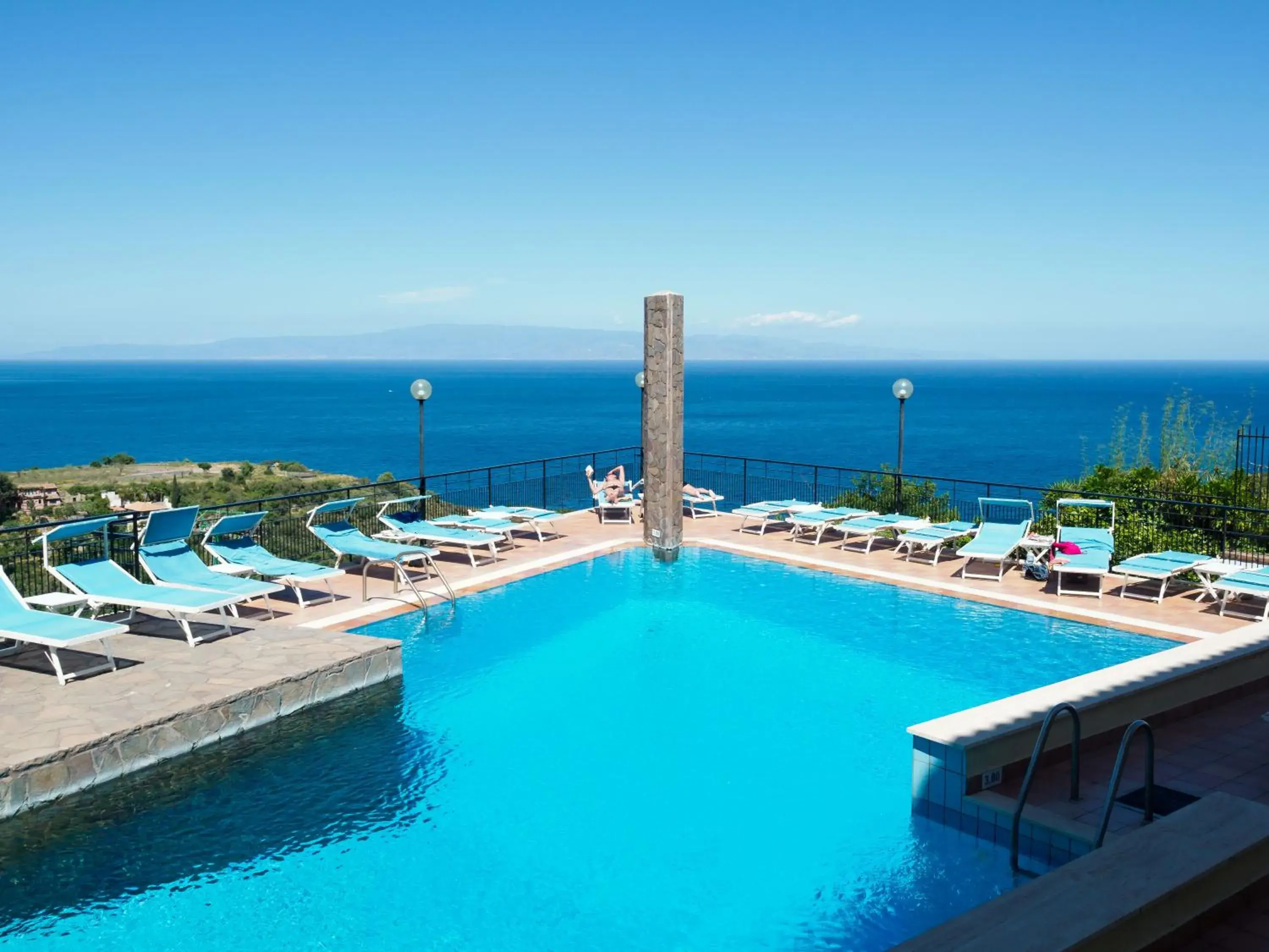 Sea view, Swimming Pool in Hotel Sirius