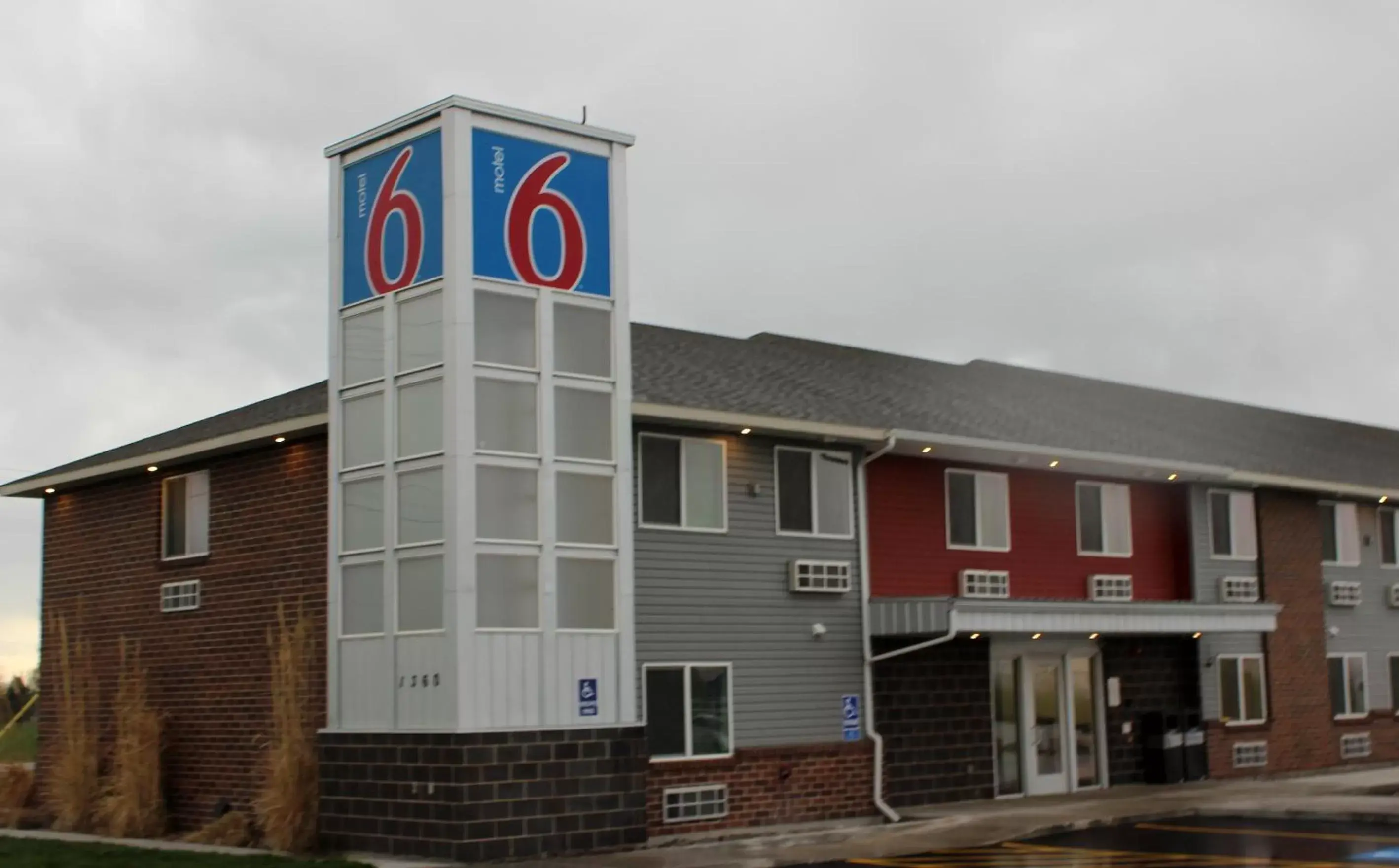 Property Building in Motel 6 Rexburg, ID