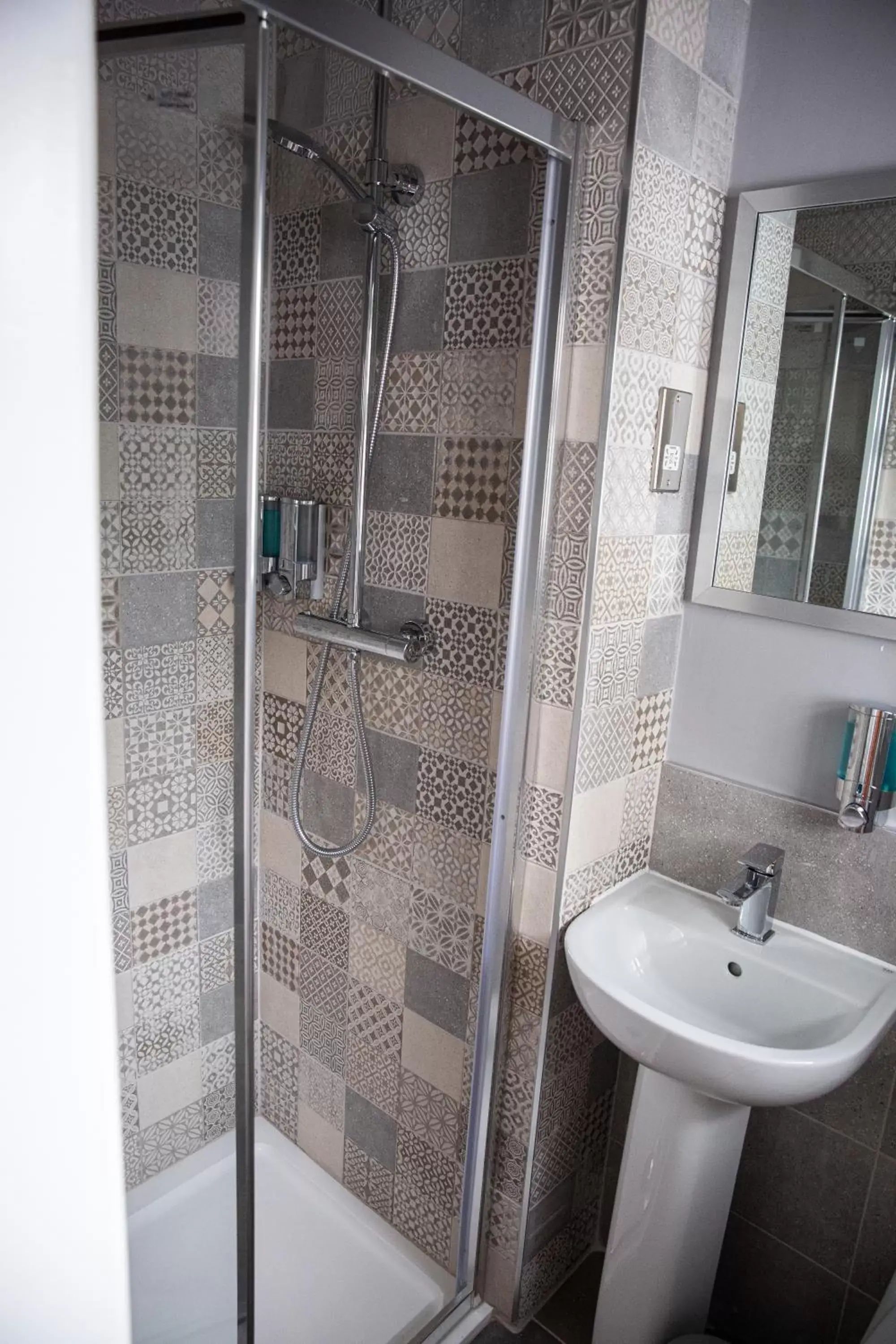 Shower, Bathroom in Granary Villa