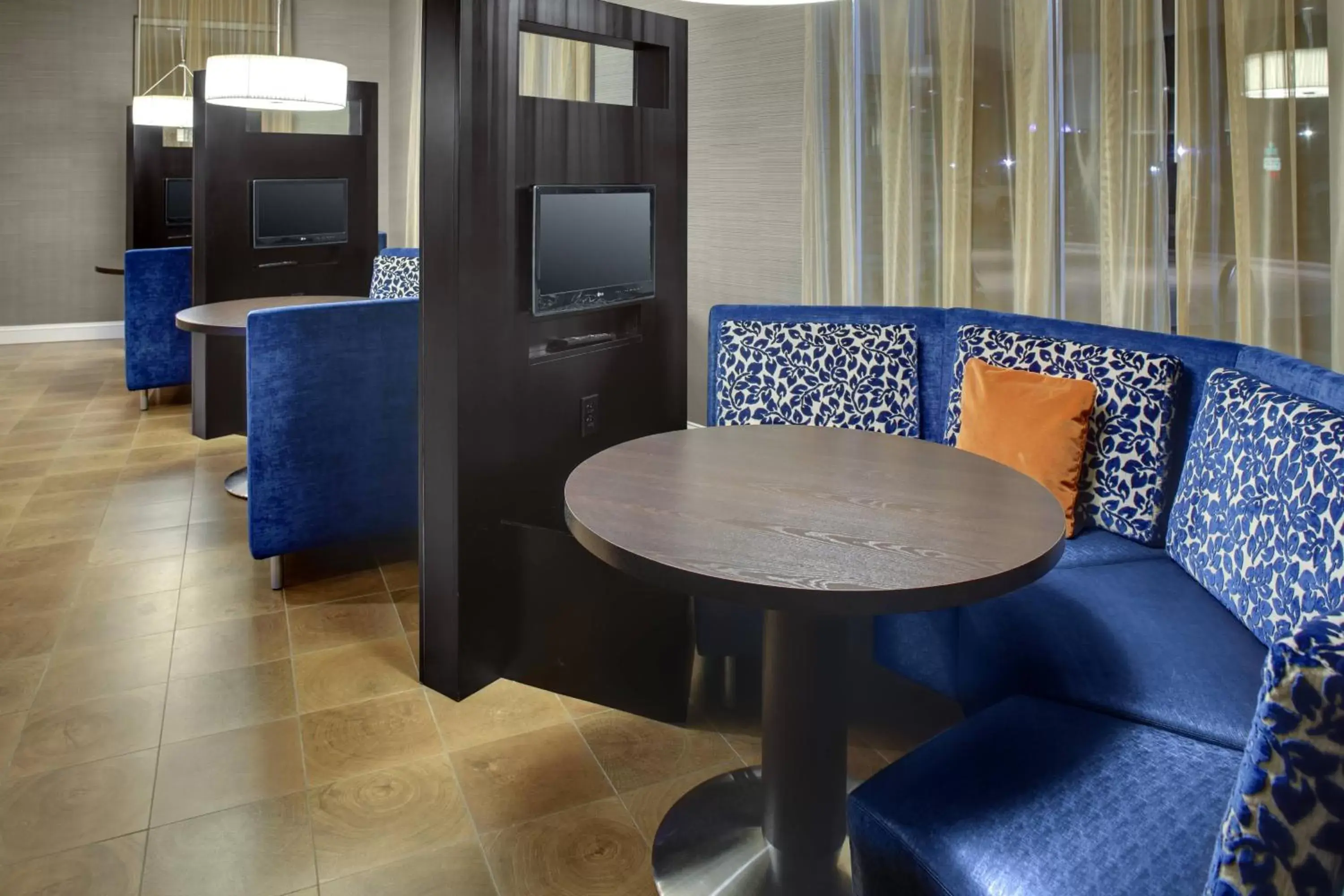 Other, Seating Area in Courtyard by Marriott Boone