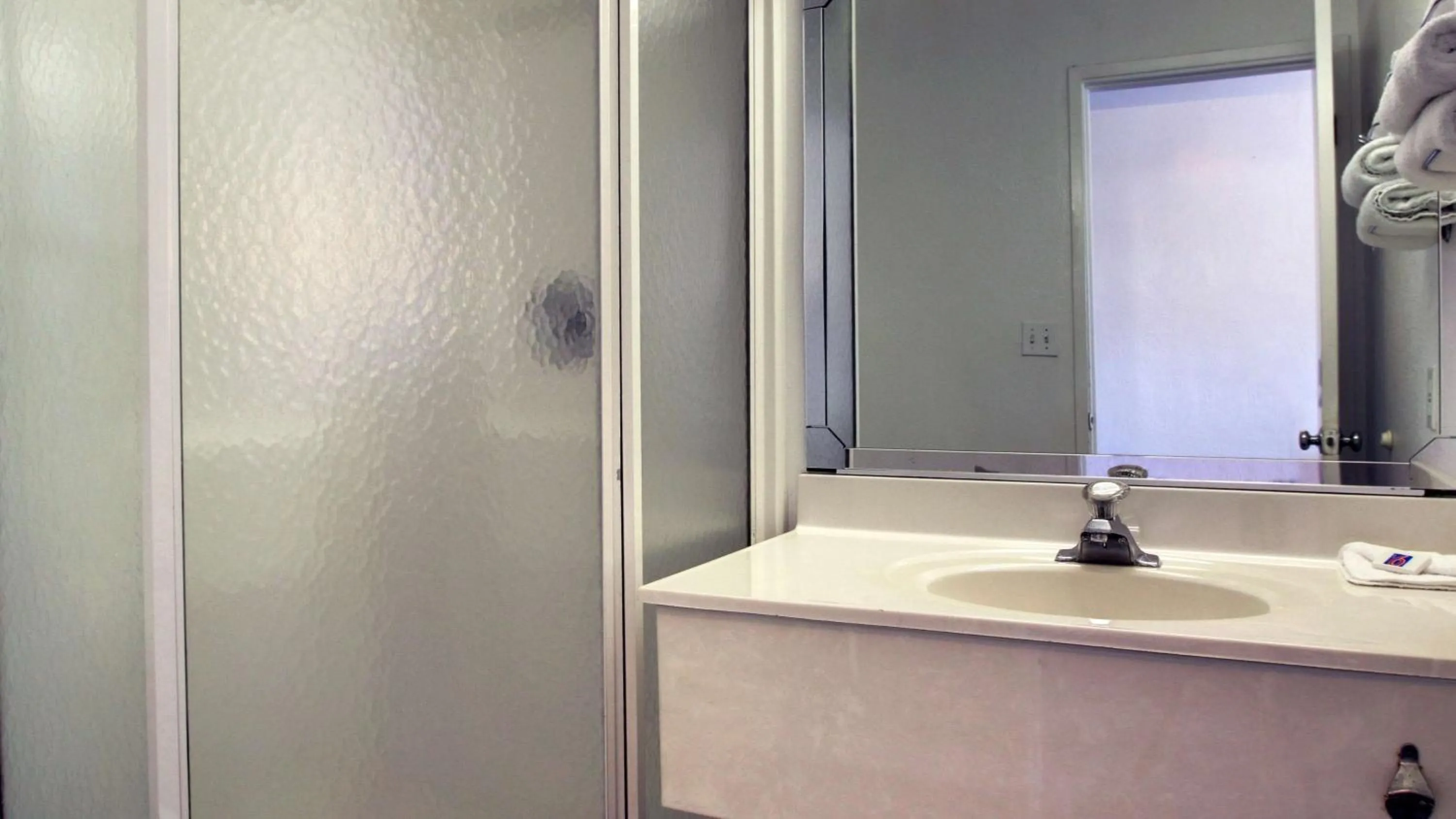 Quadruple Room - Non-Smoking in Motel 6-Normal, IL - Bloomington Area