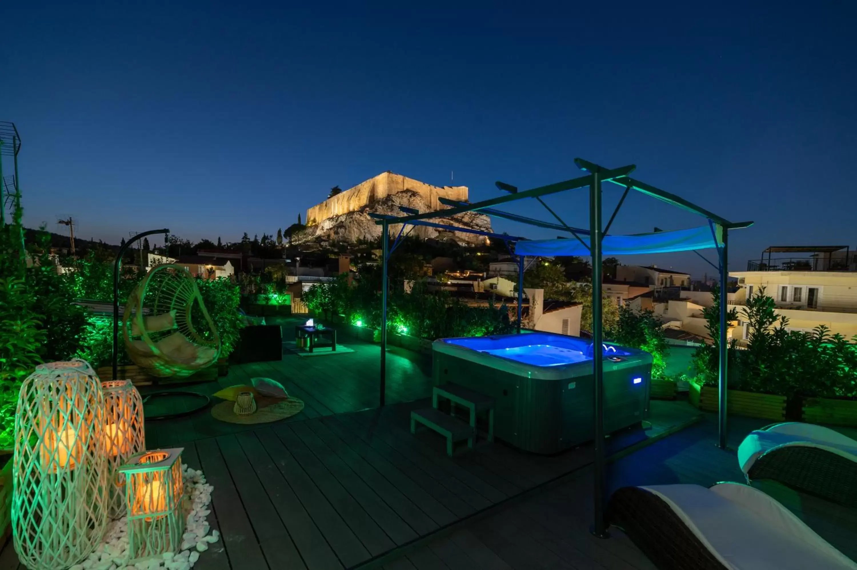 Bath, Swimming Pool in Plaka Arch Suites