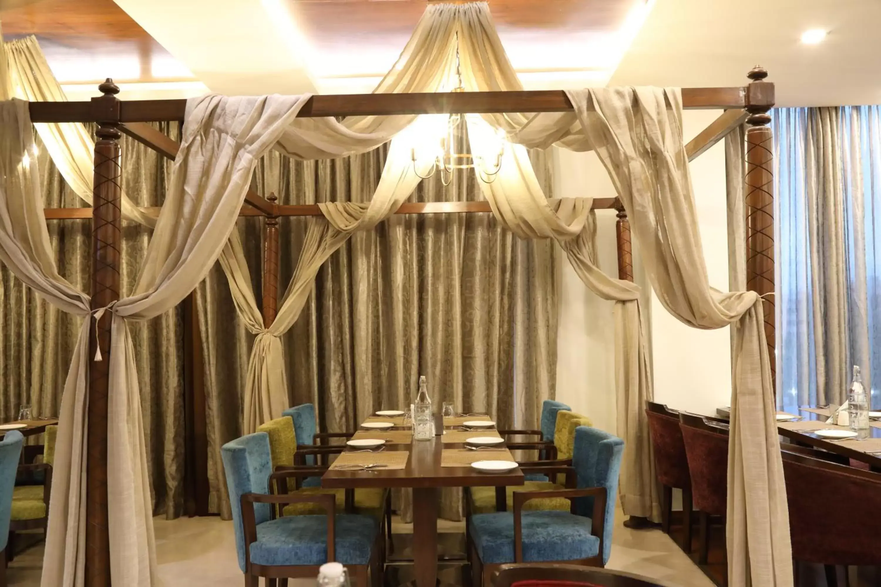 Dining area, Restaurant/Places to Eat in Country Inn & Suites by Radisson Kota