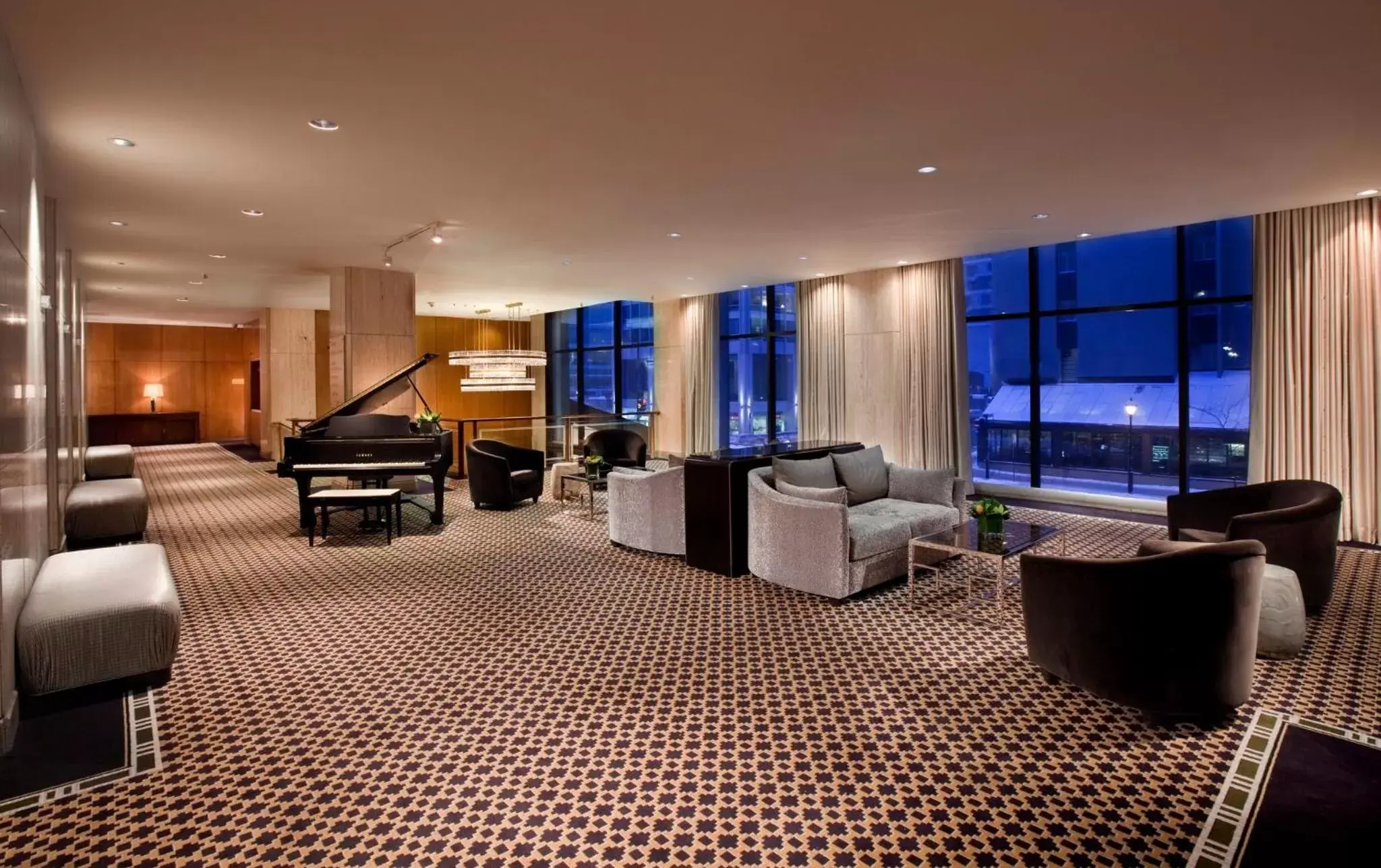 Lobby or reception, Bed in Omni Mont-Royal Hotel Lobby or reception, Bed in Omni Mont-Royal Hotel