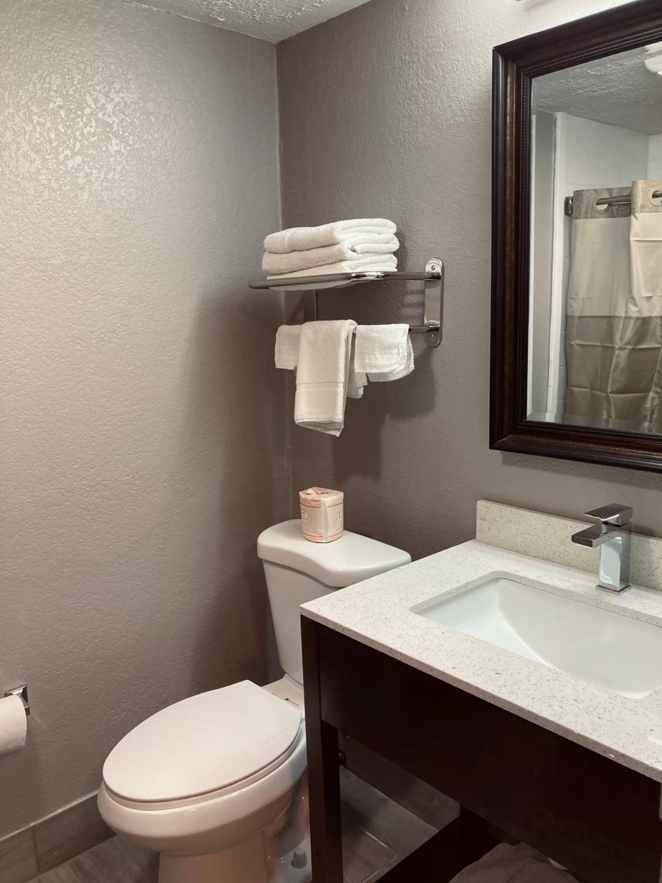 Bathroom in Motel 6 Corbin KY