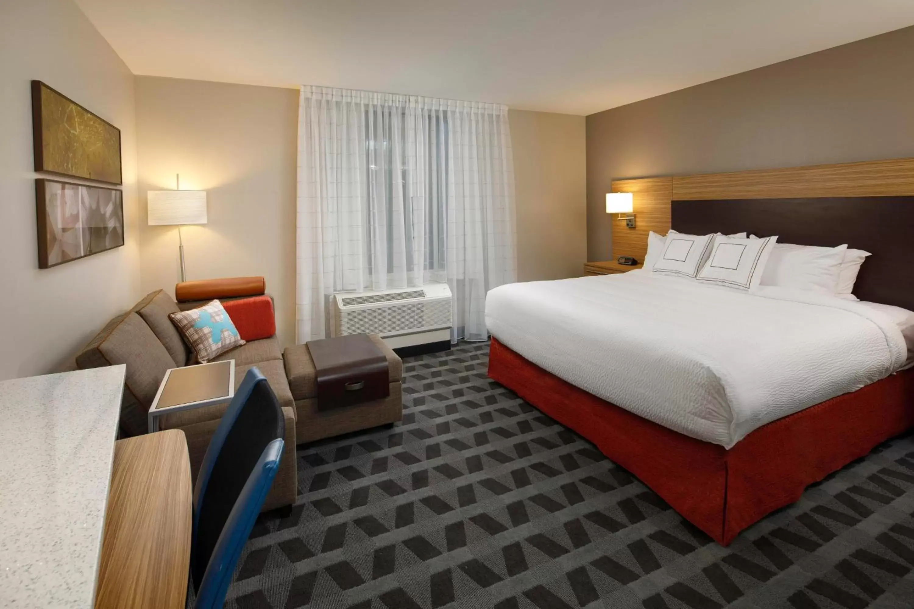 Photo of the whole room, Bed in Towneplace Suites By Marriott Louisville Northeast