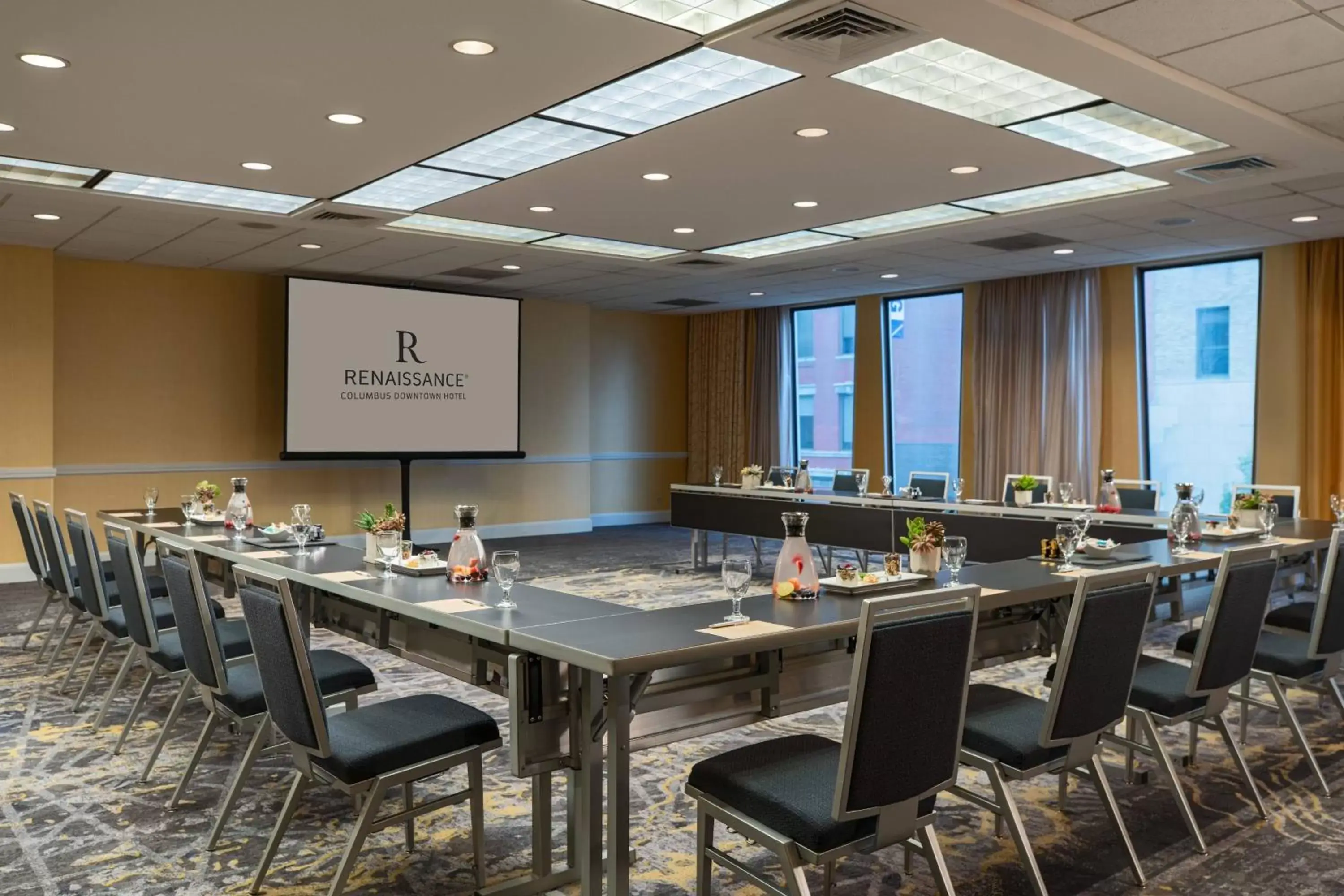 Meeting/conference room in Renaissance Columbus Downtown Hotel