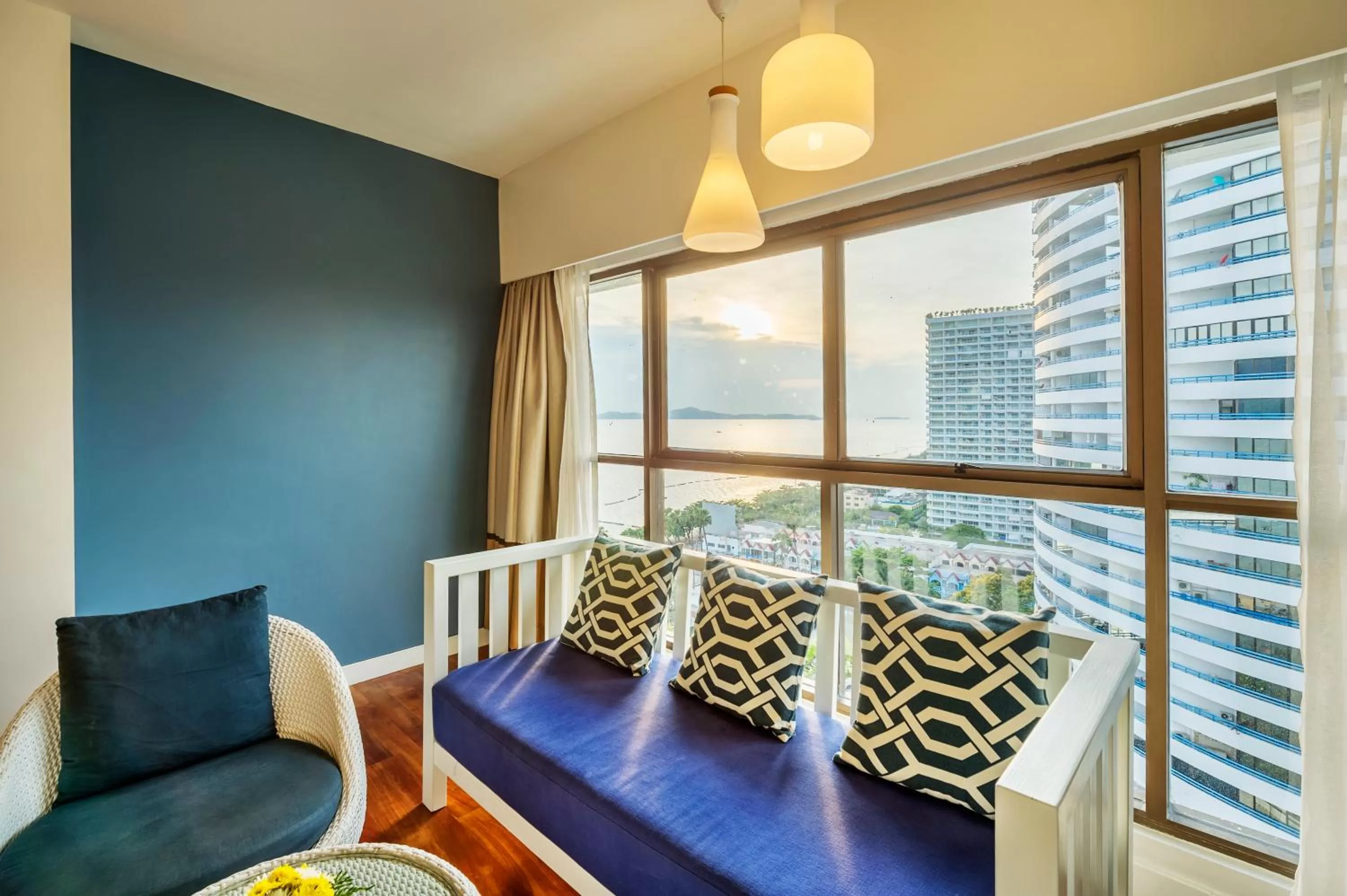 Seating area in Jomtien Palm Beach Hotel and Resort