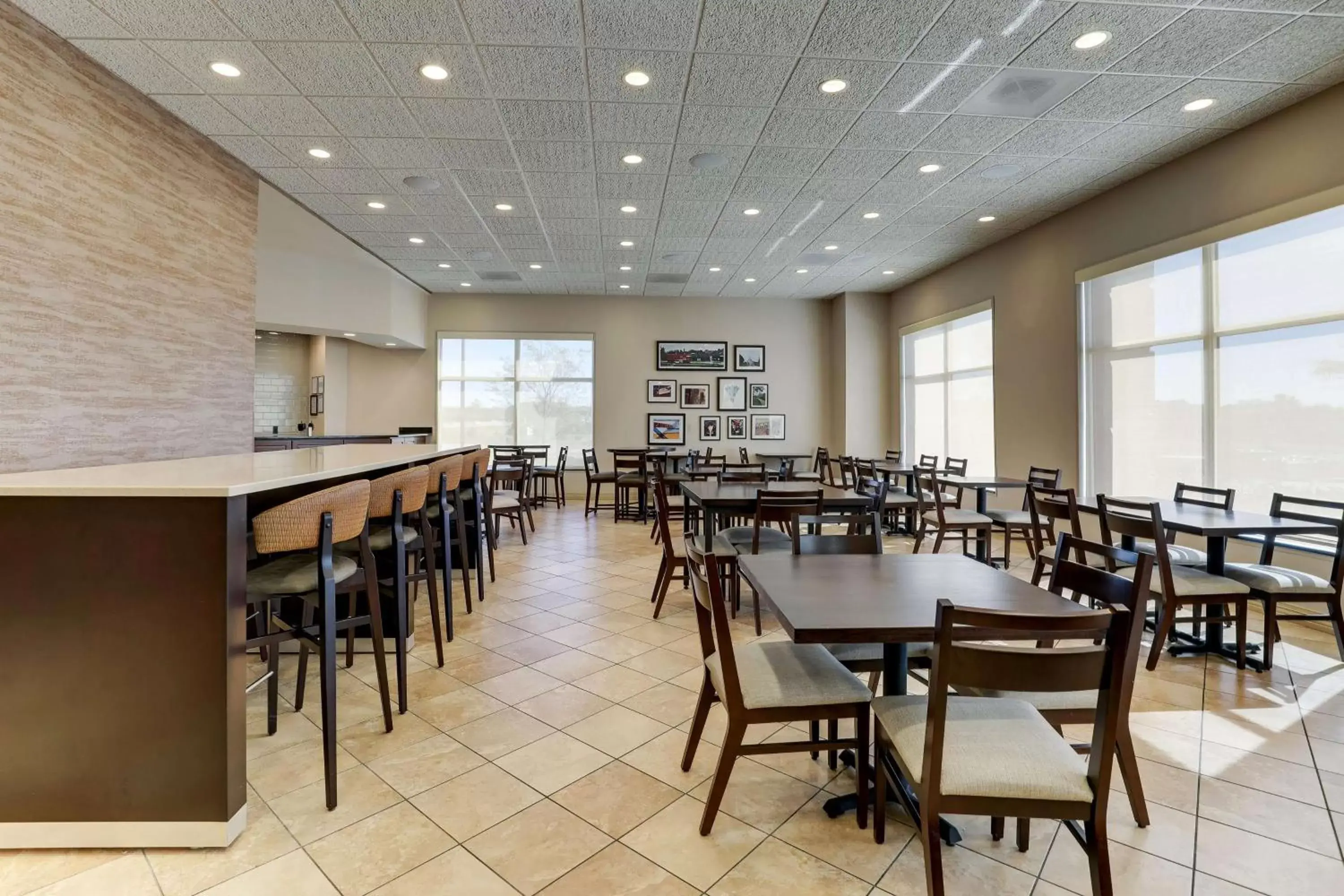 Restaurant/places to eat in Drury Inn & Suites Independence Kansas City