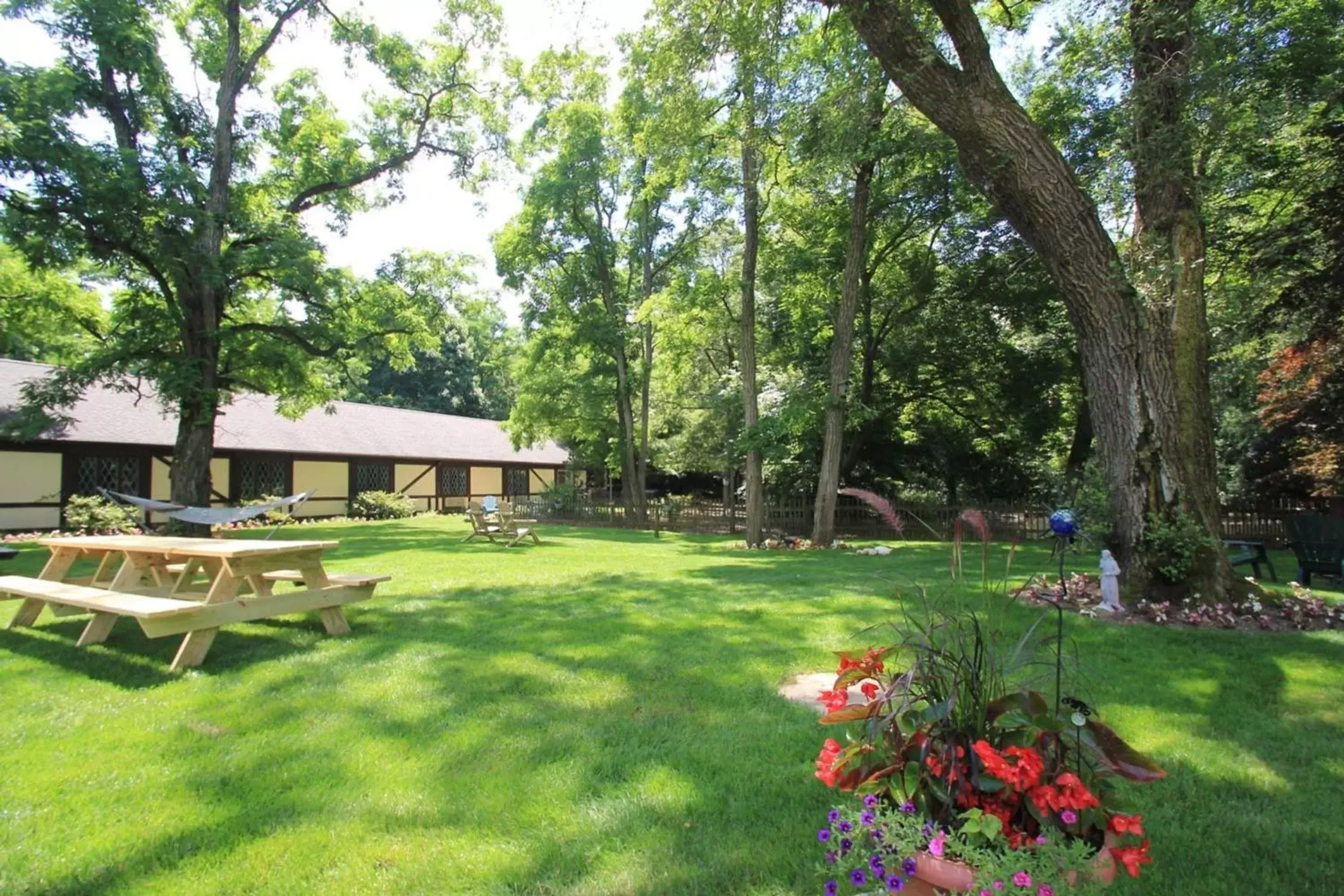 Facade/entrance, Garden in The Earl of Sandwich Motel