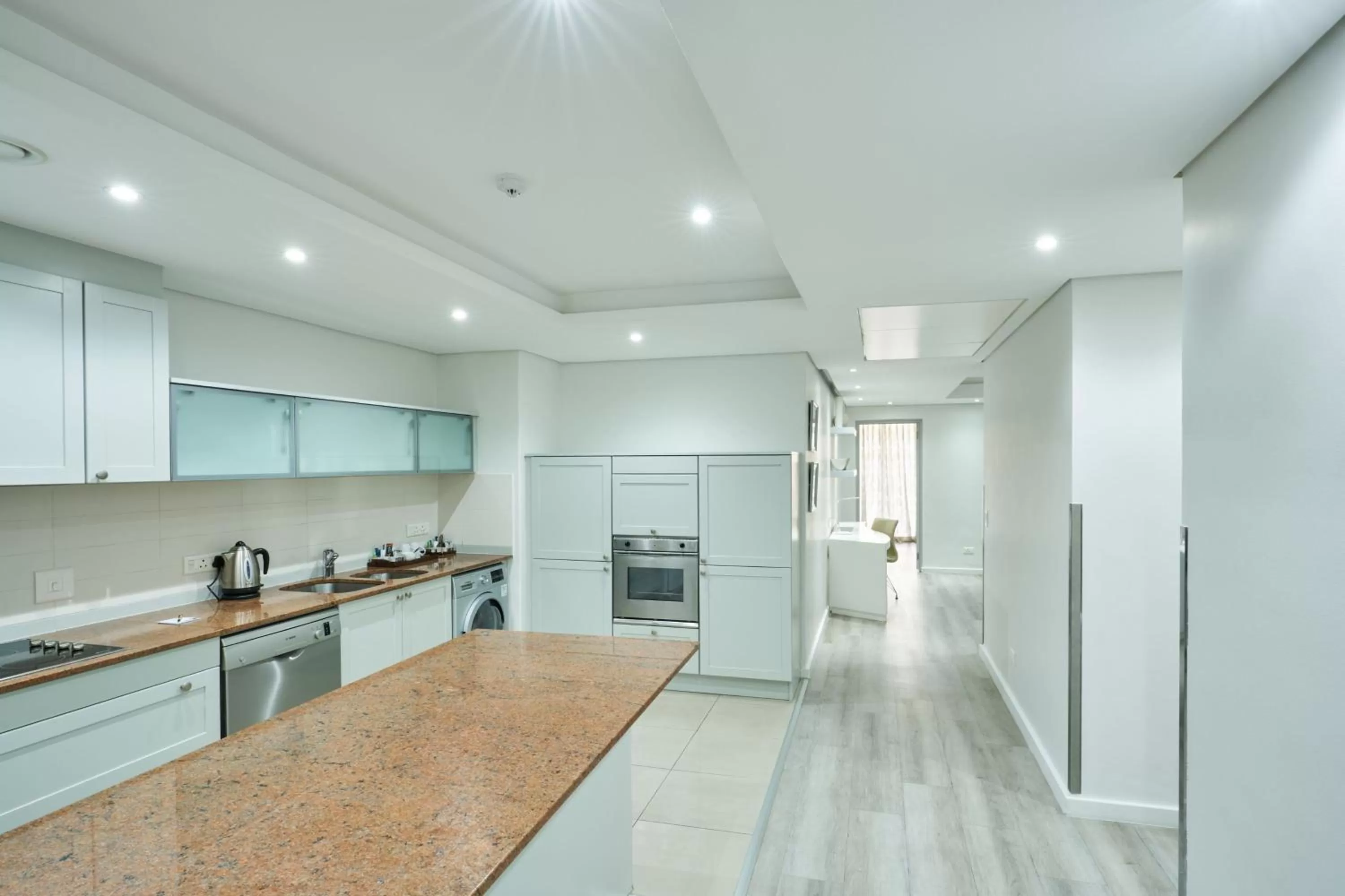 Kitchen or kitchenette in Protea Hotel by Marriott Cape Town North Wharf