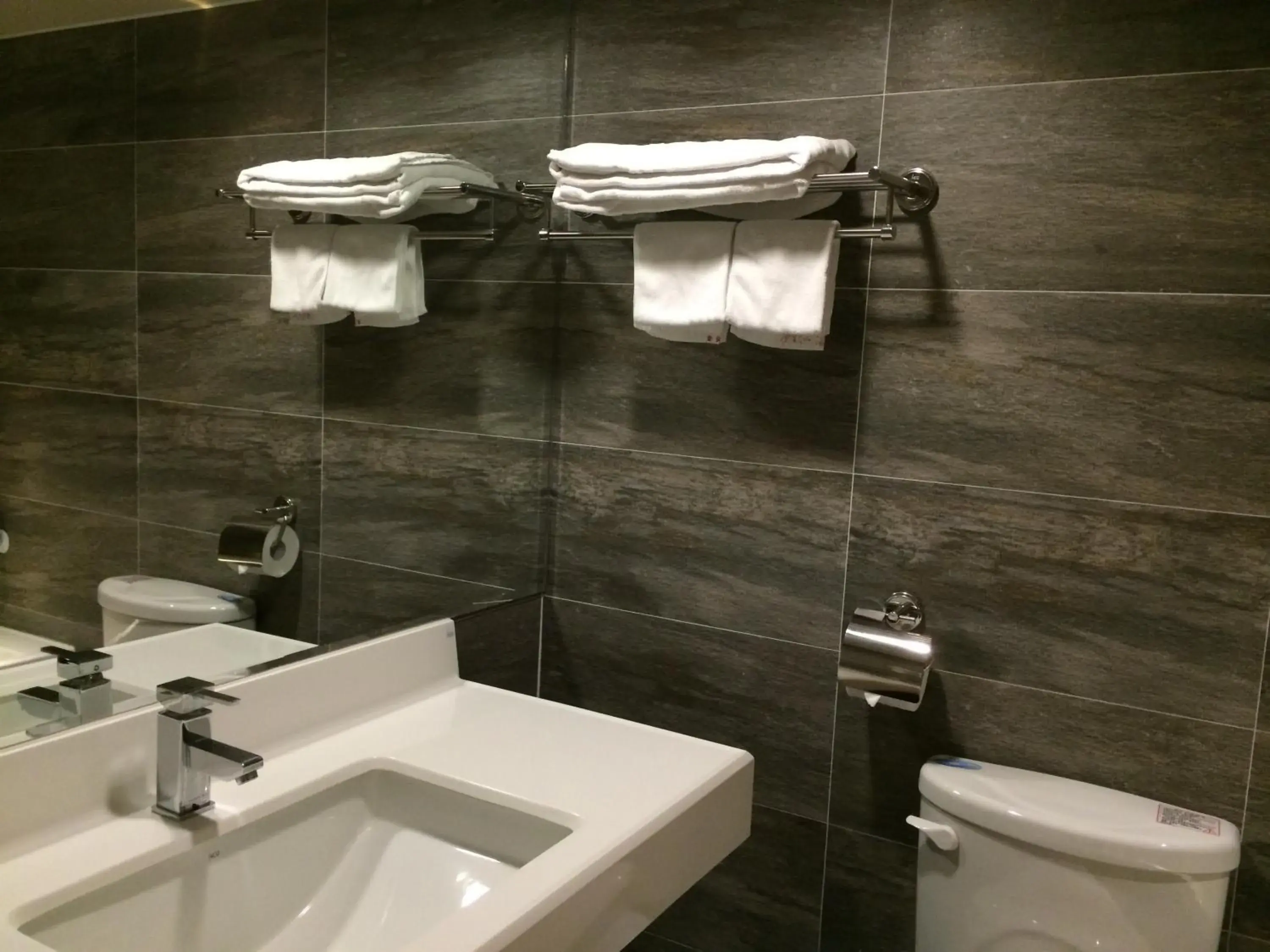 Bathroom in Goldenhome Hotel