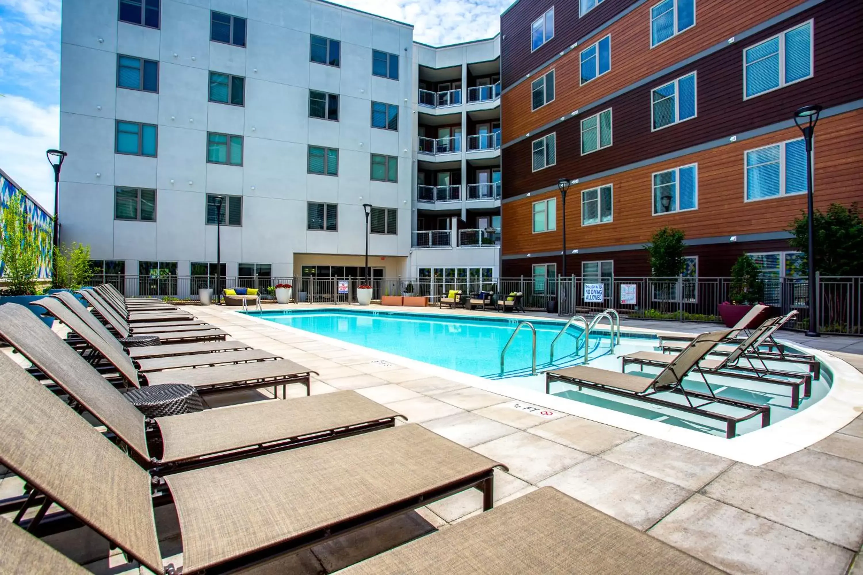 Property building, Swimming Pool in Placemakr Music Row