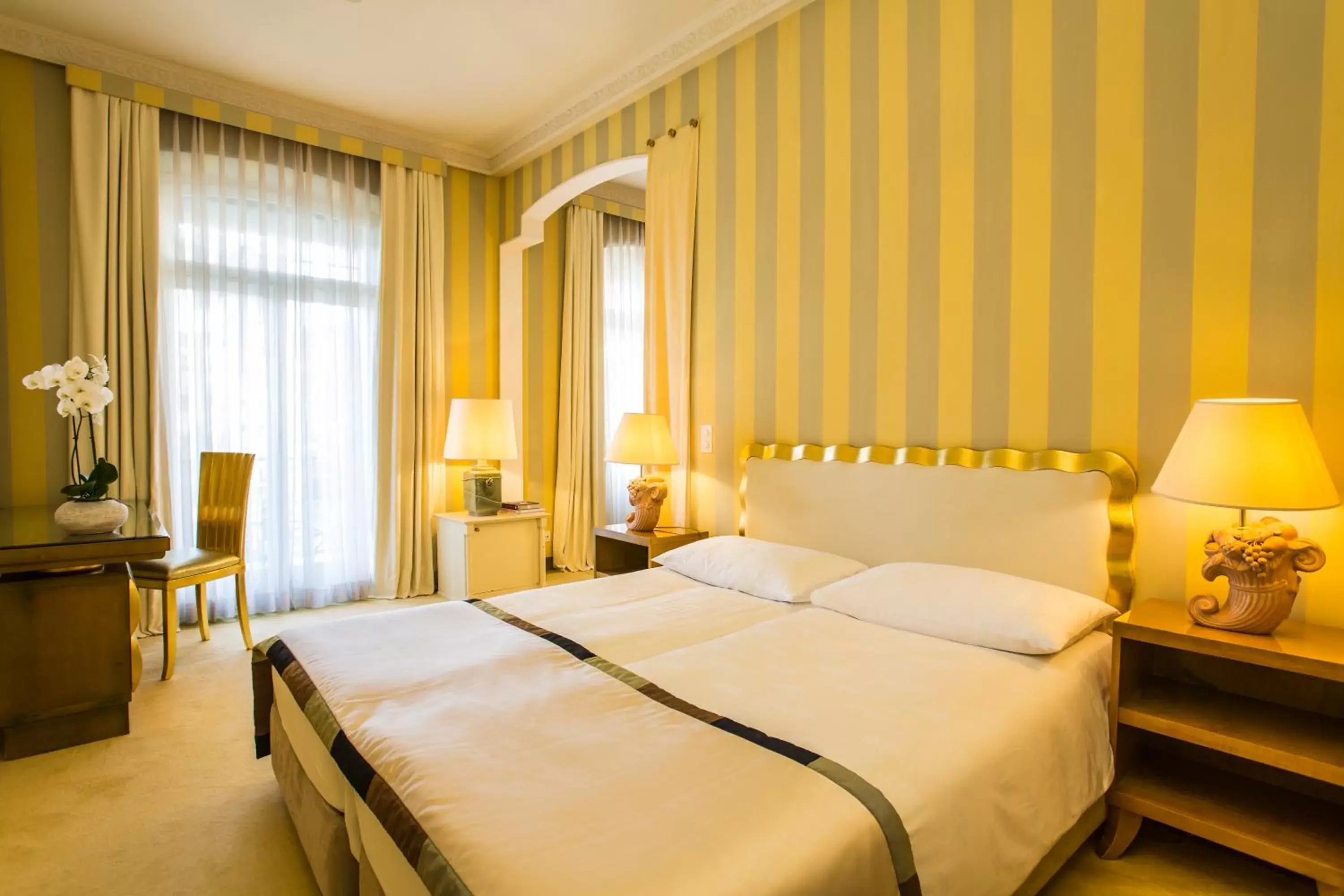 Photo of the whole room, Bed in Grand Hotel Villa Castagnola