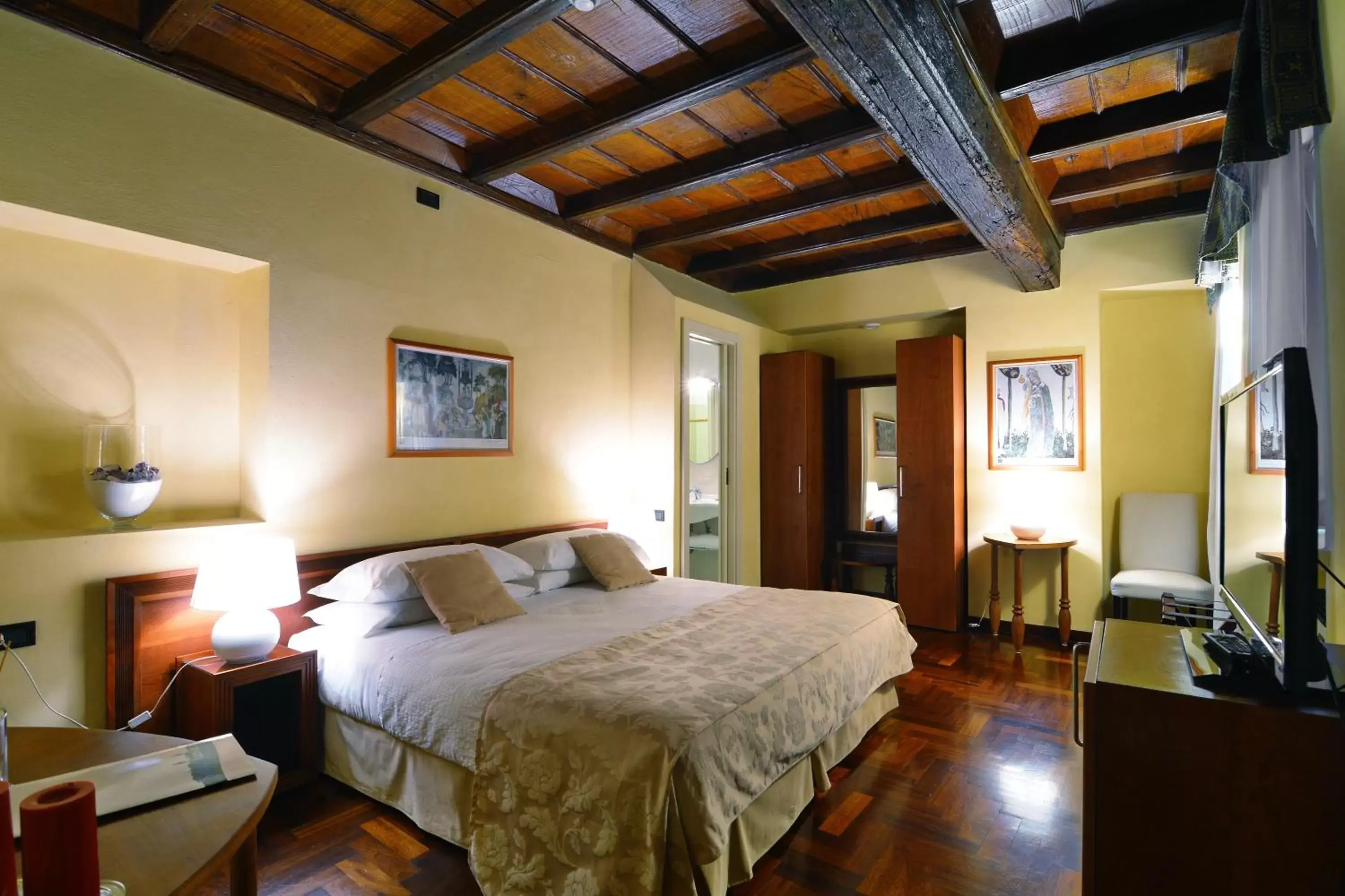 Bed in Hotel Boutique Antiche Mura