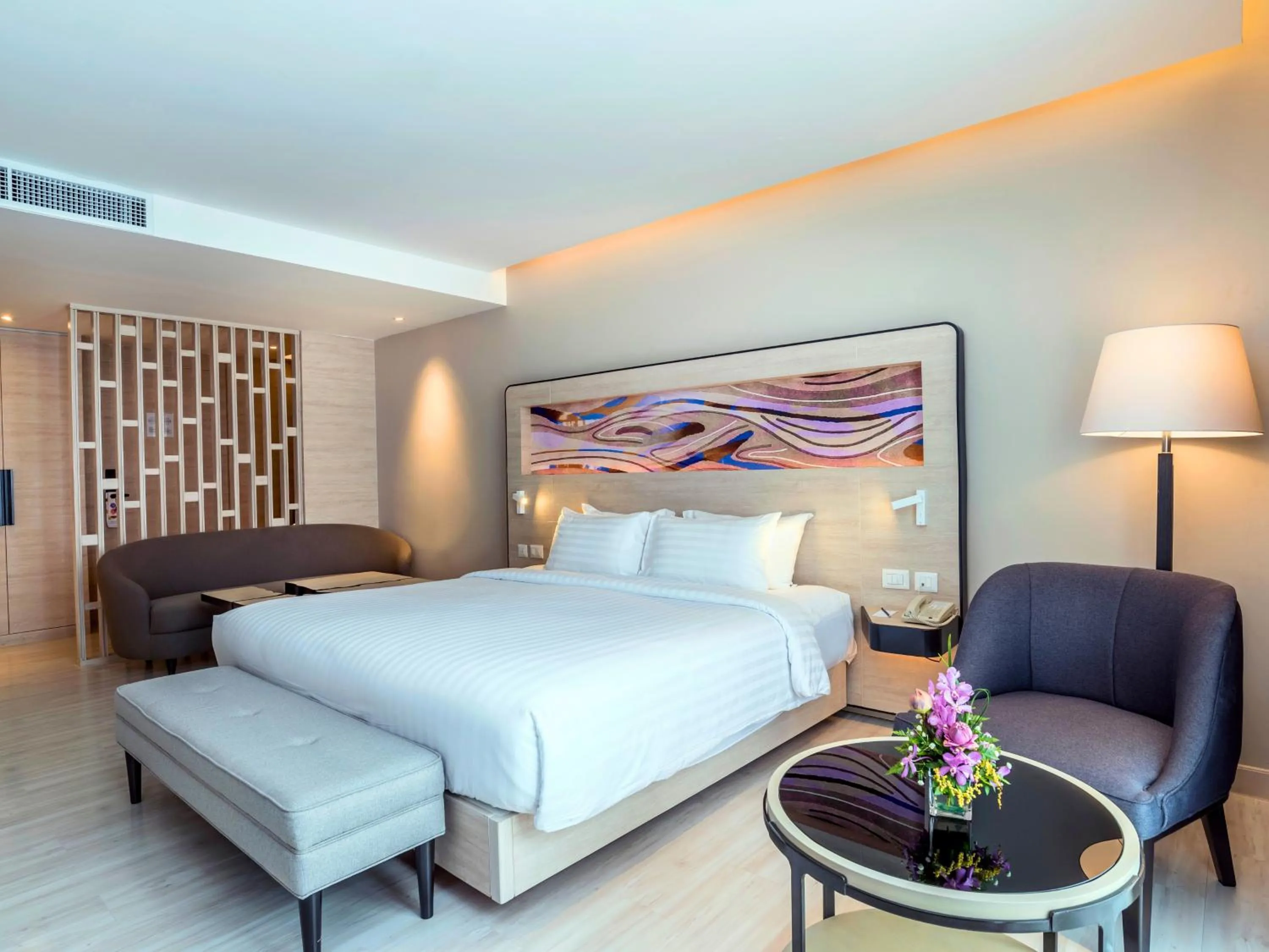 Bed in Novotel Phuket City Phokeethra