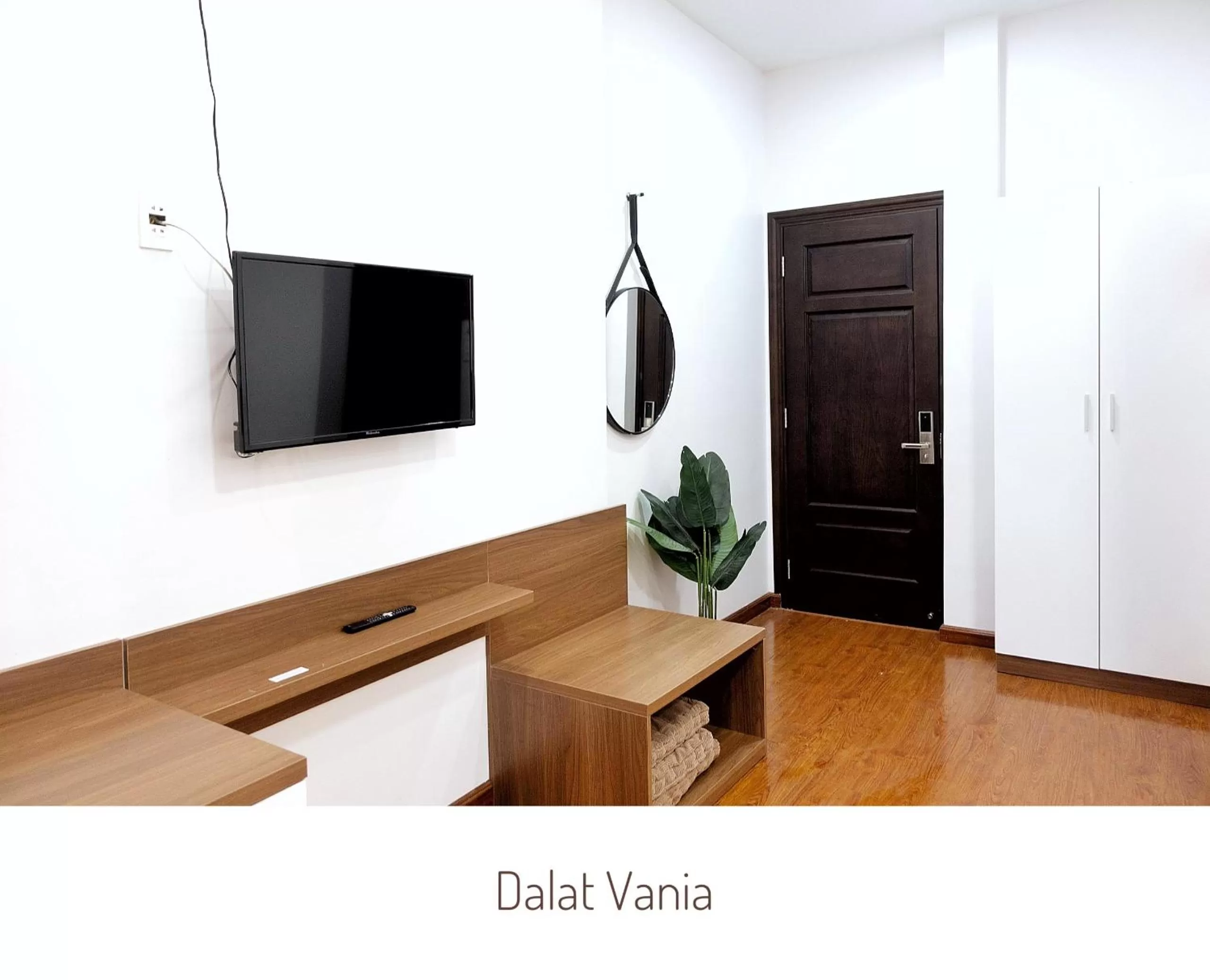 TV and multimedia, TV/Entertainment Center in Sky Hotel - Dalat Vania