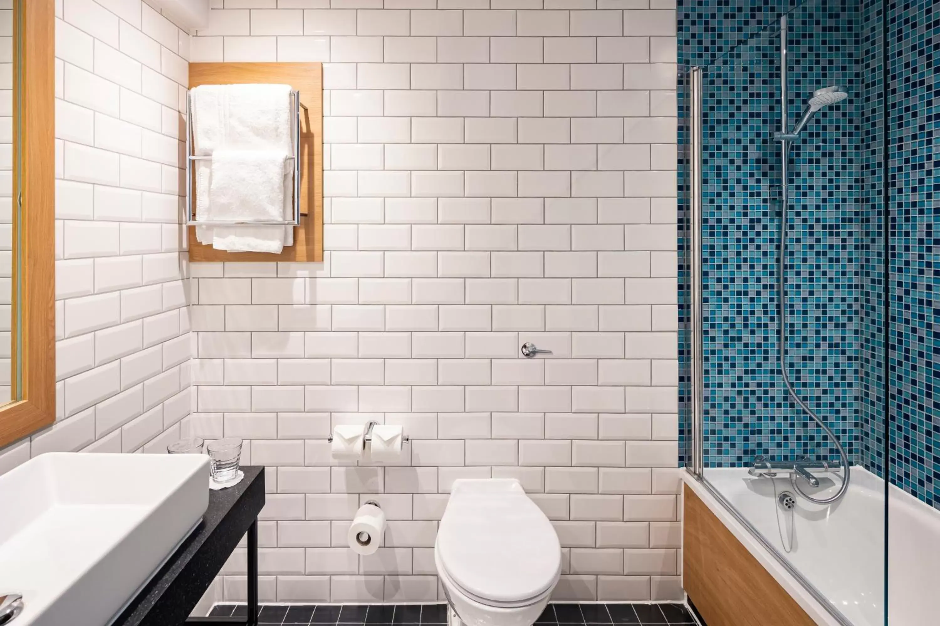 Bathroom in Holiday Inn London - Gatwick Airport, an IHG Hotel