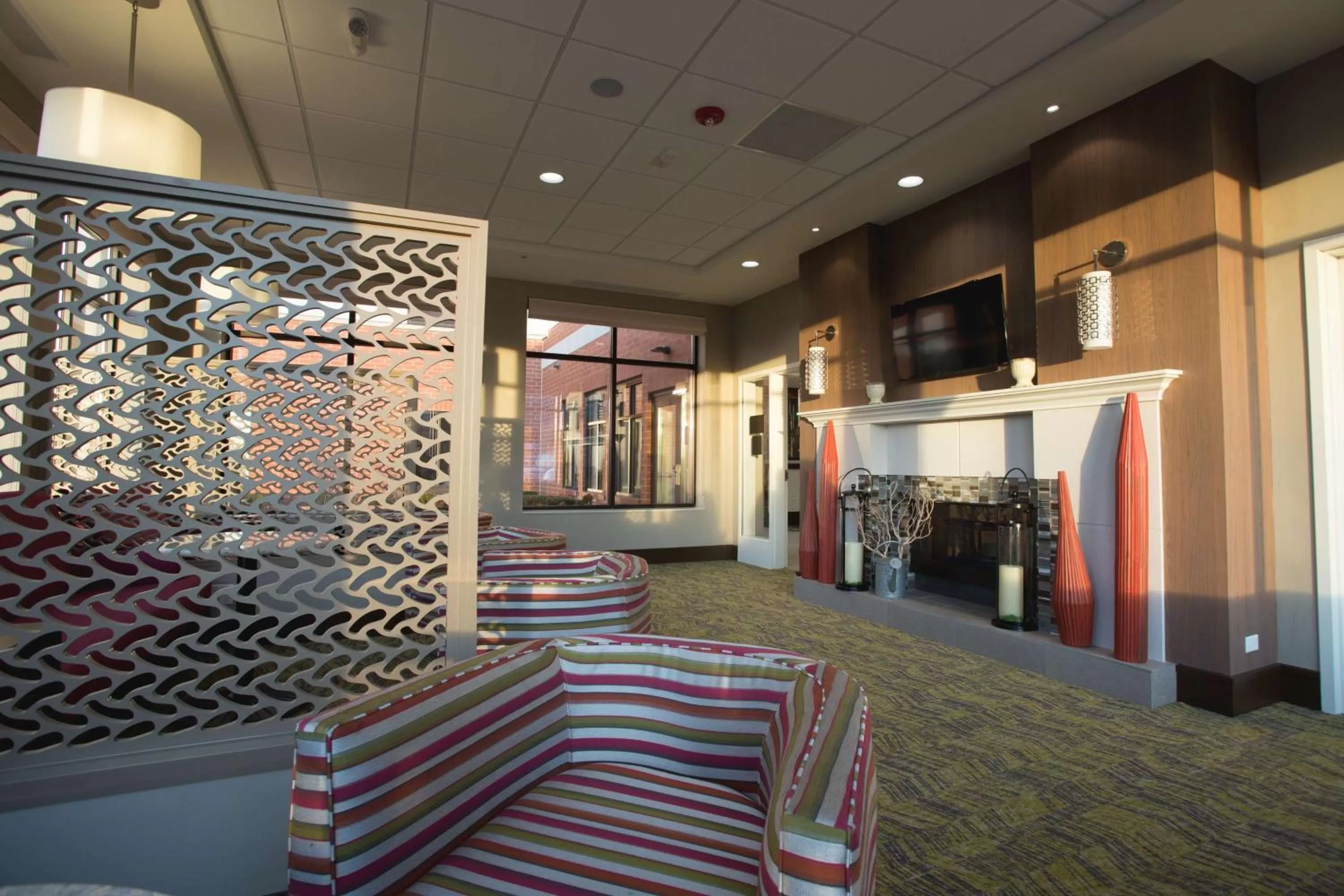 Lounge or bar in Hilton Garden Inn Bolingbrook I-55