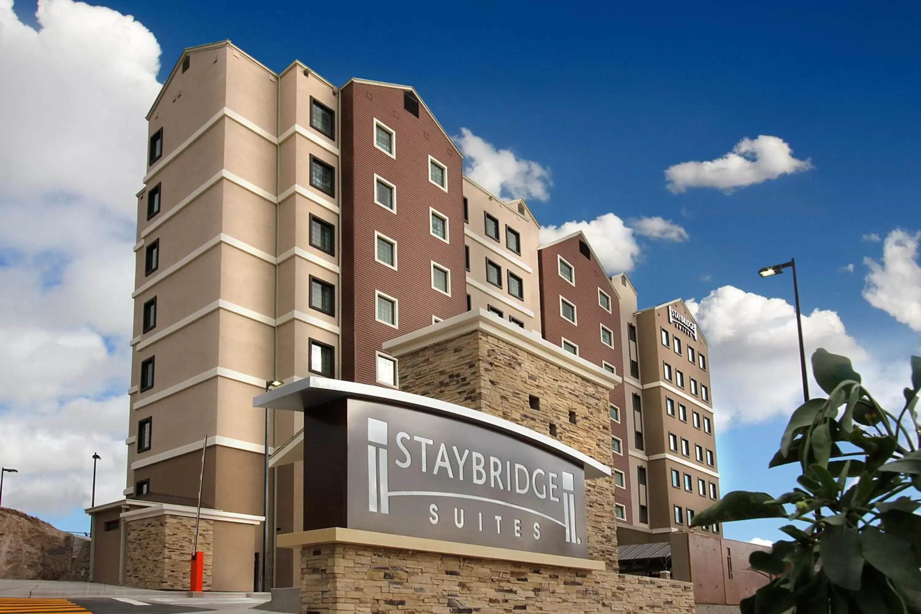 Lobby or reception, Property Building in Staybridge Suites Chihuahua, an IHG Hotel