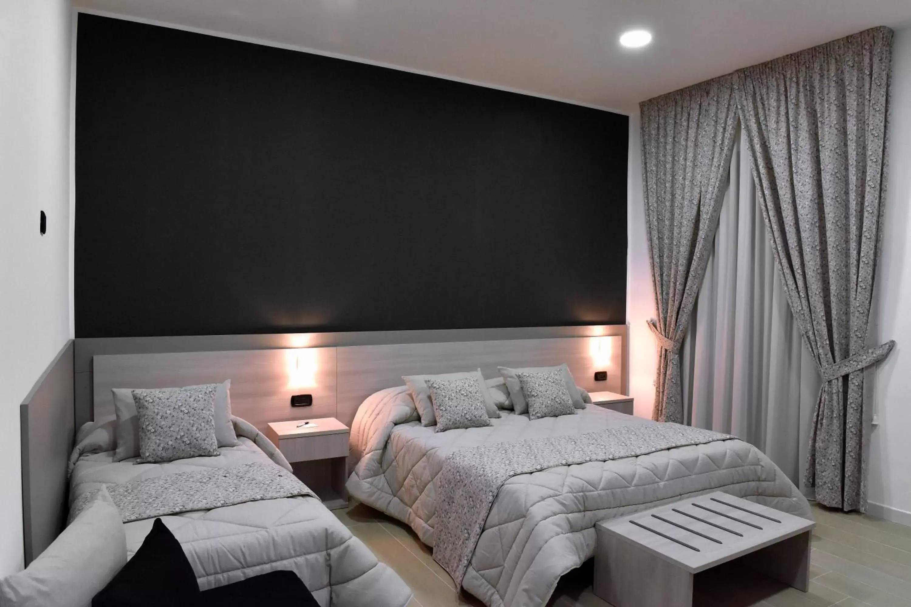 Superior Double or Twin Room with City View - single occupancy in Bed And Breakfast Garibaldi54 Superior Double or Twin Room with City View - single occupancy in Bed And Breakfast Garibaldi54