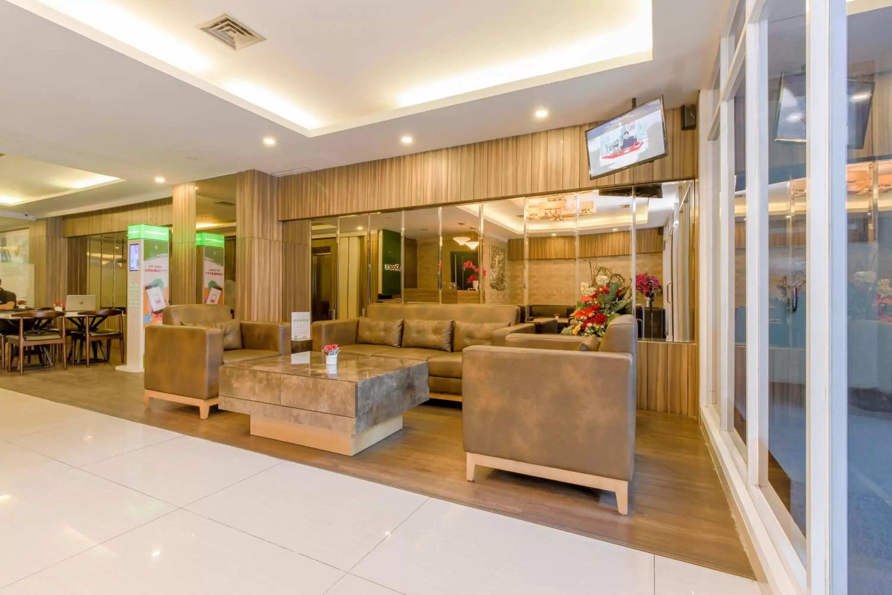 Lobby or reception in RedDoorz Plus @ Thamrin Lobby or reception in RedDoorz Plus @ Thamrin