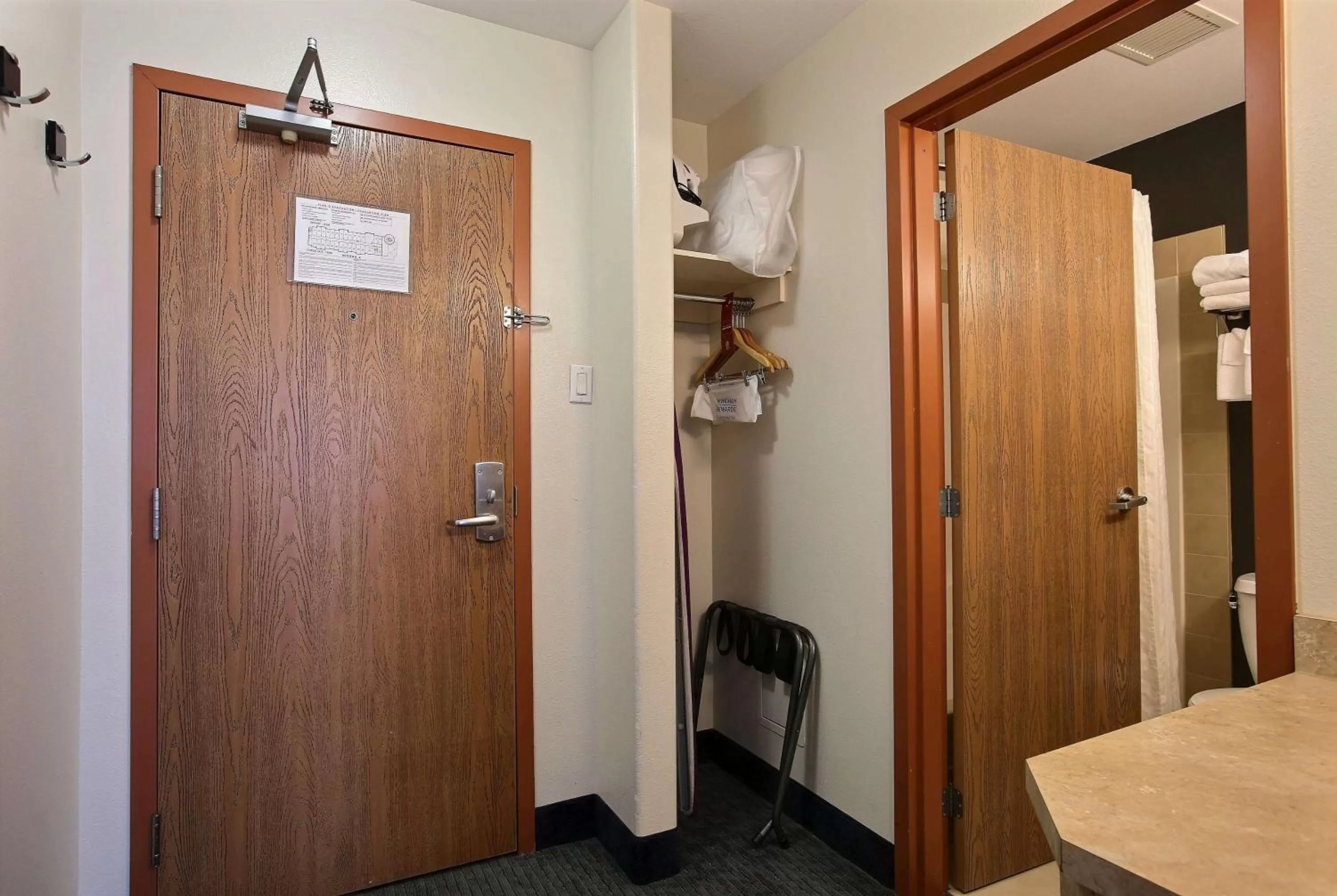 Photo of the whole room in Super 8 by Wyndham Trois-Rivieres