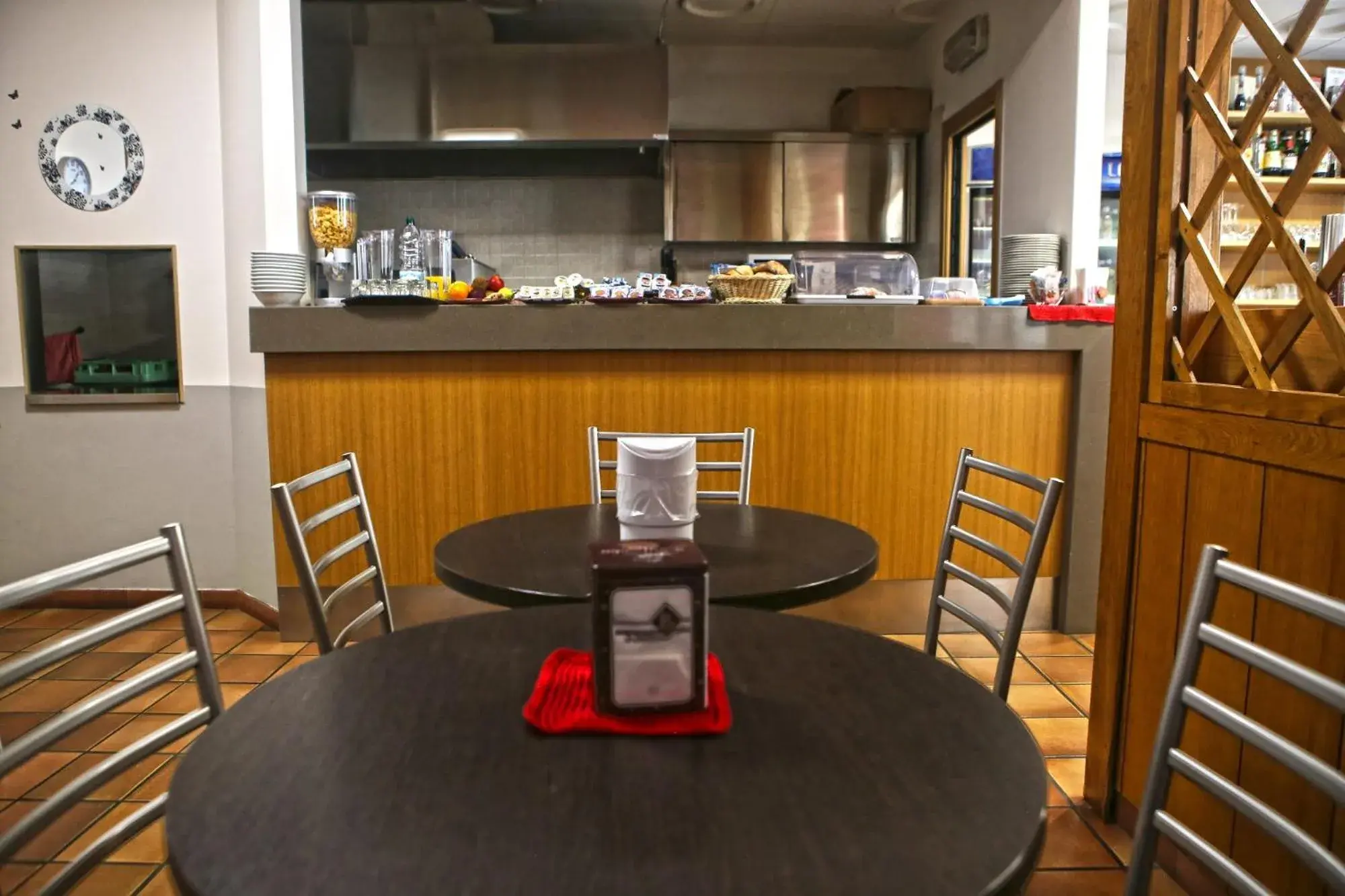 Restaurant/places to eat, Kitchen/Kitchenette in Albergo Gusmeroli