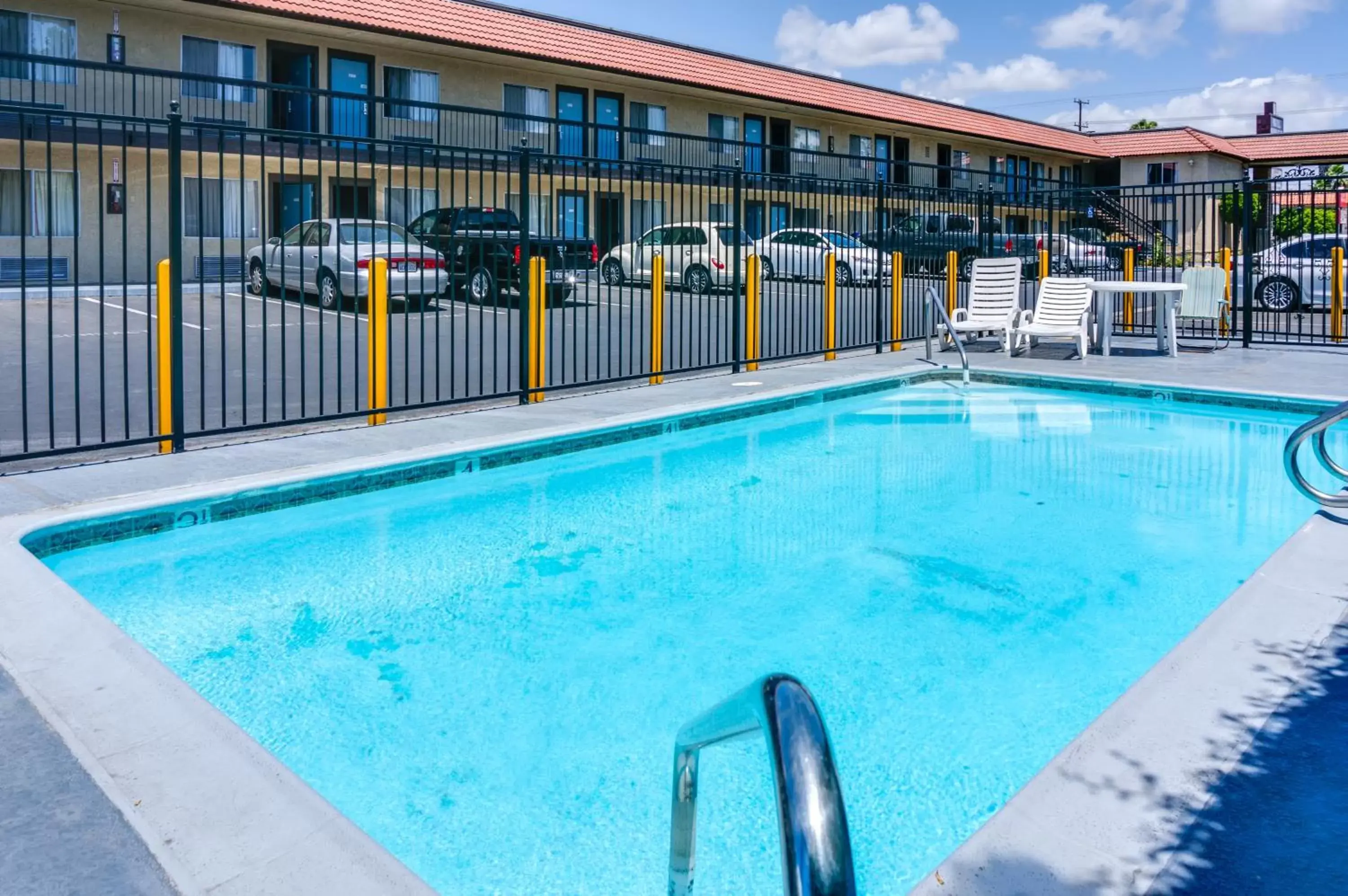 Swimming Pool in Motel Moonlight