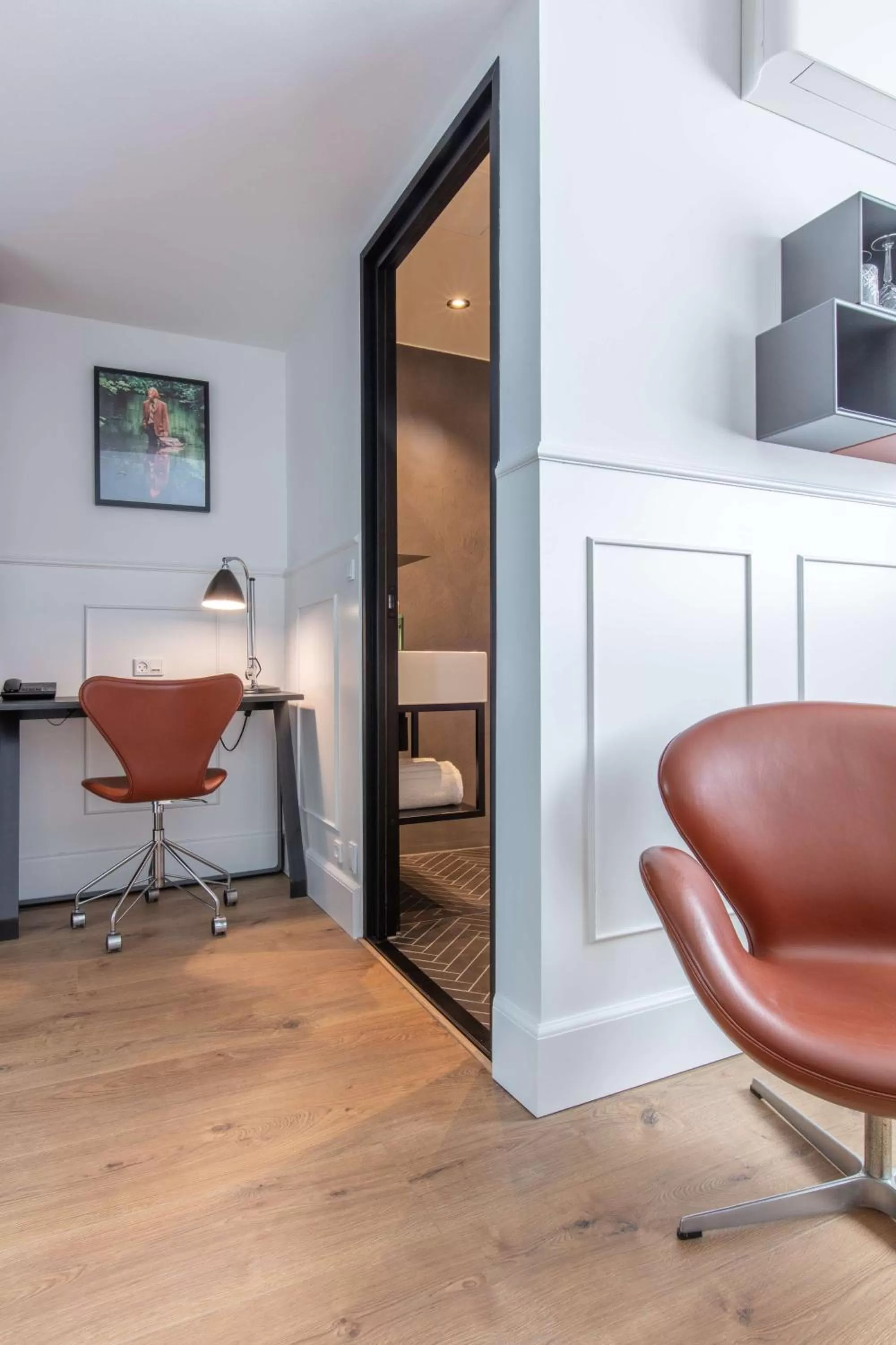 Photo of the whole room in The Huxley Copenhagen, BW Premier Collection