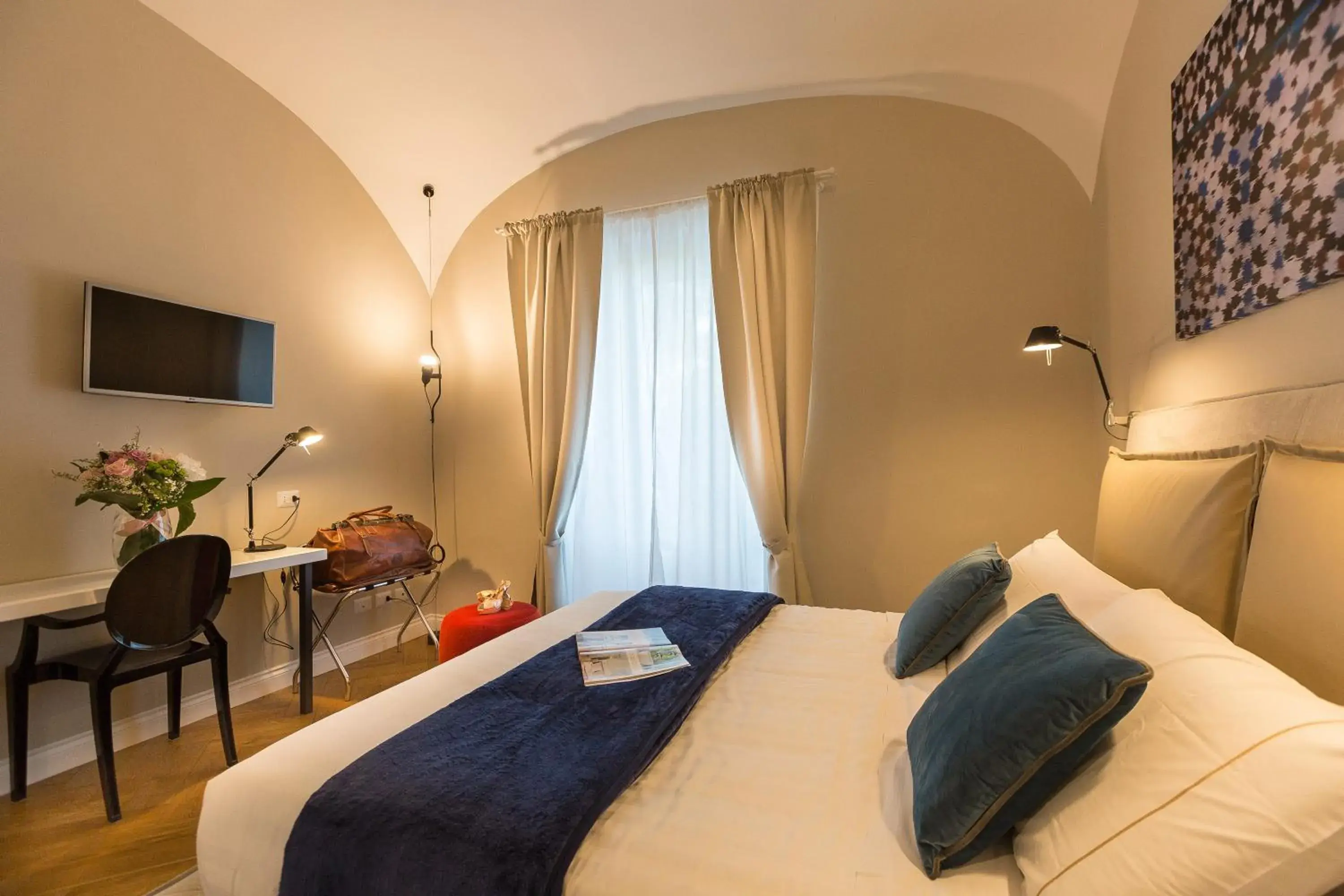 Photo of the whole room, Bed in Palazzo Baj in Trastevere
