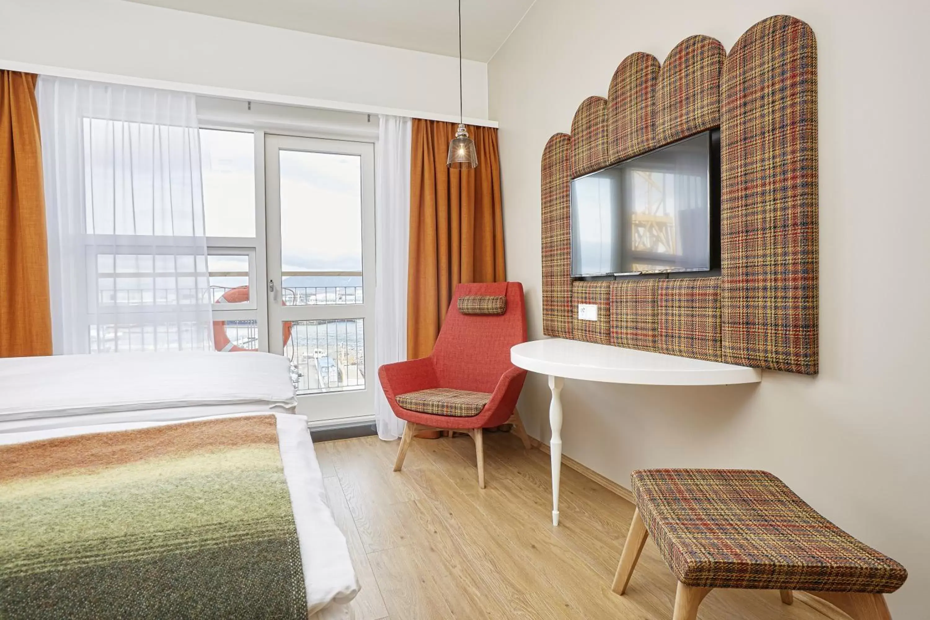 Deluxe Double Room with Sea View in Reykjavik Marina - Berjaya Iceland Hotels