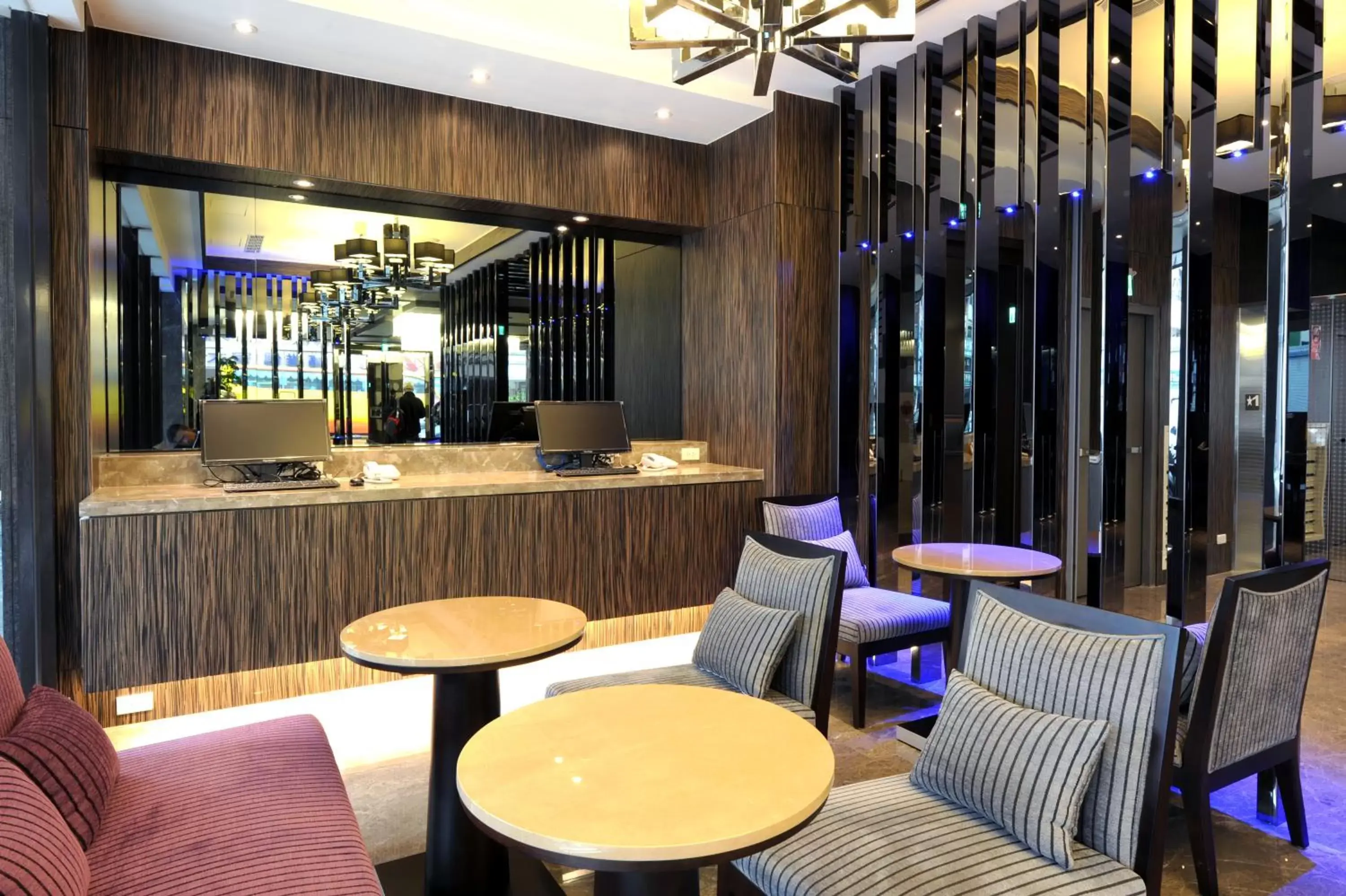 Business facilities, Lounge/Bar in International Citizen Hotel