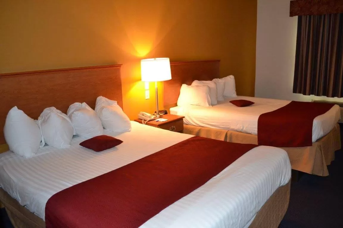 Deluxe Queen Room - Disability Access/Non-Smoking in Baymont by Wyndham Albany