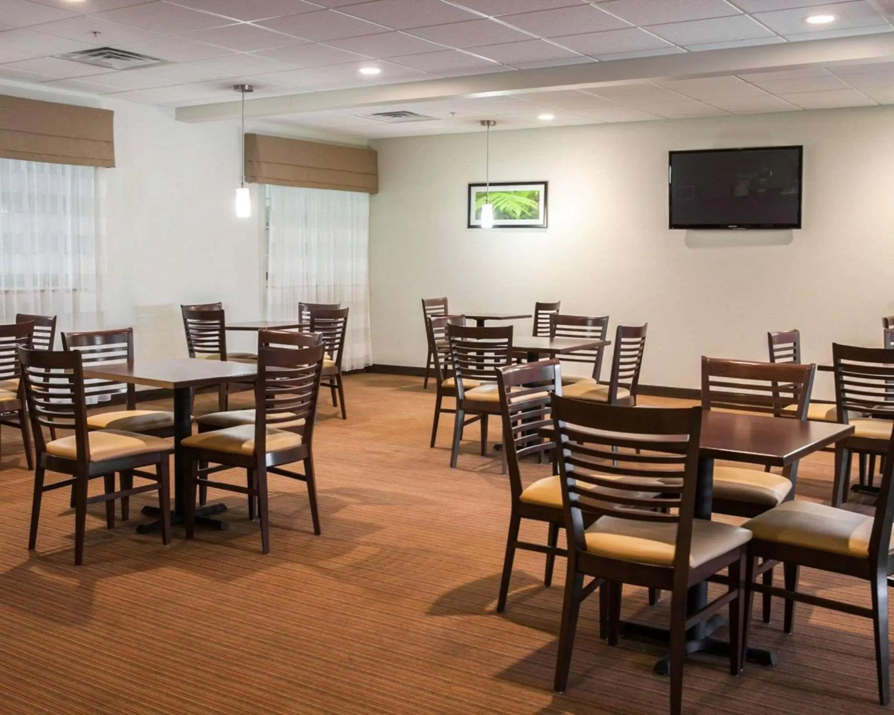 Restaurant/Places to Eat in Sleep Inn & Suites Harrisburg – Hershey North