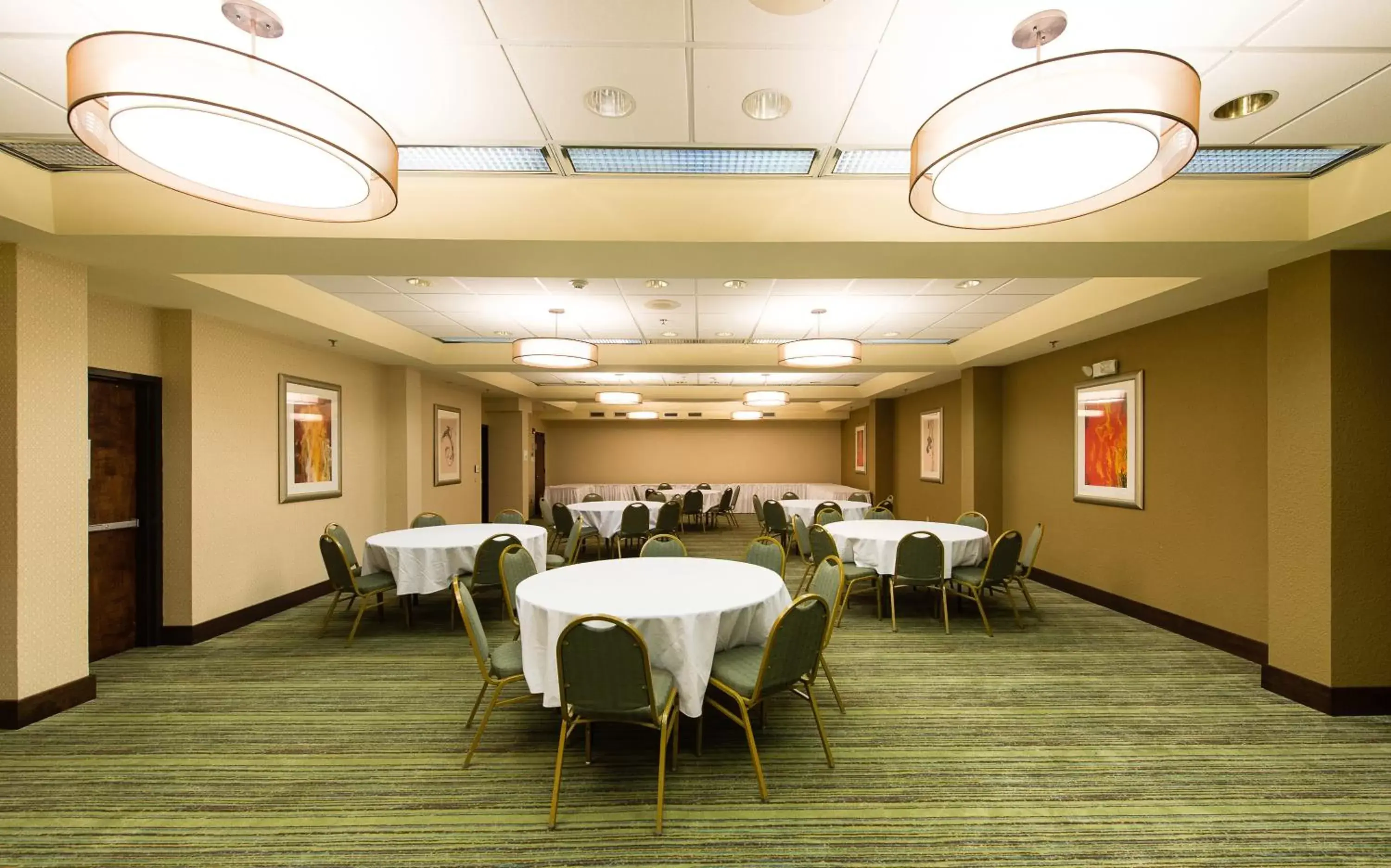 Banquet/Function facilities, Restaurant/Places to Eat in Holiday Inn Wilmington-Market Street, an IHG Hotel