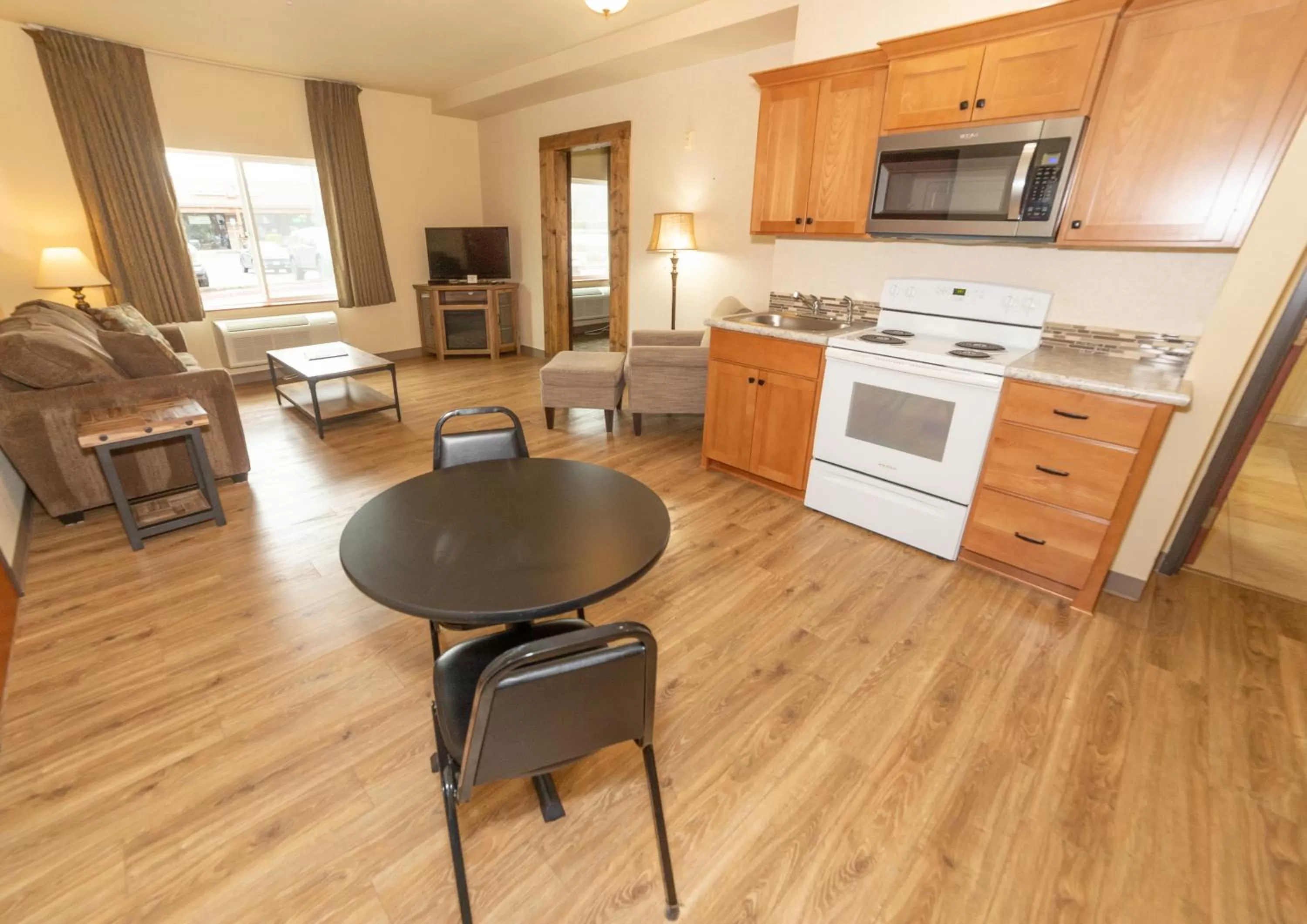 Clatskanie River Inn